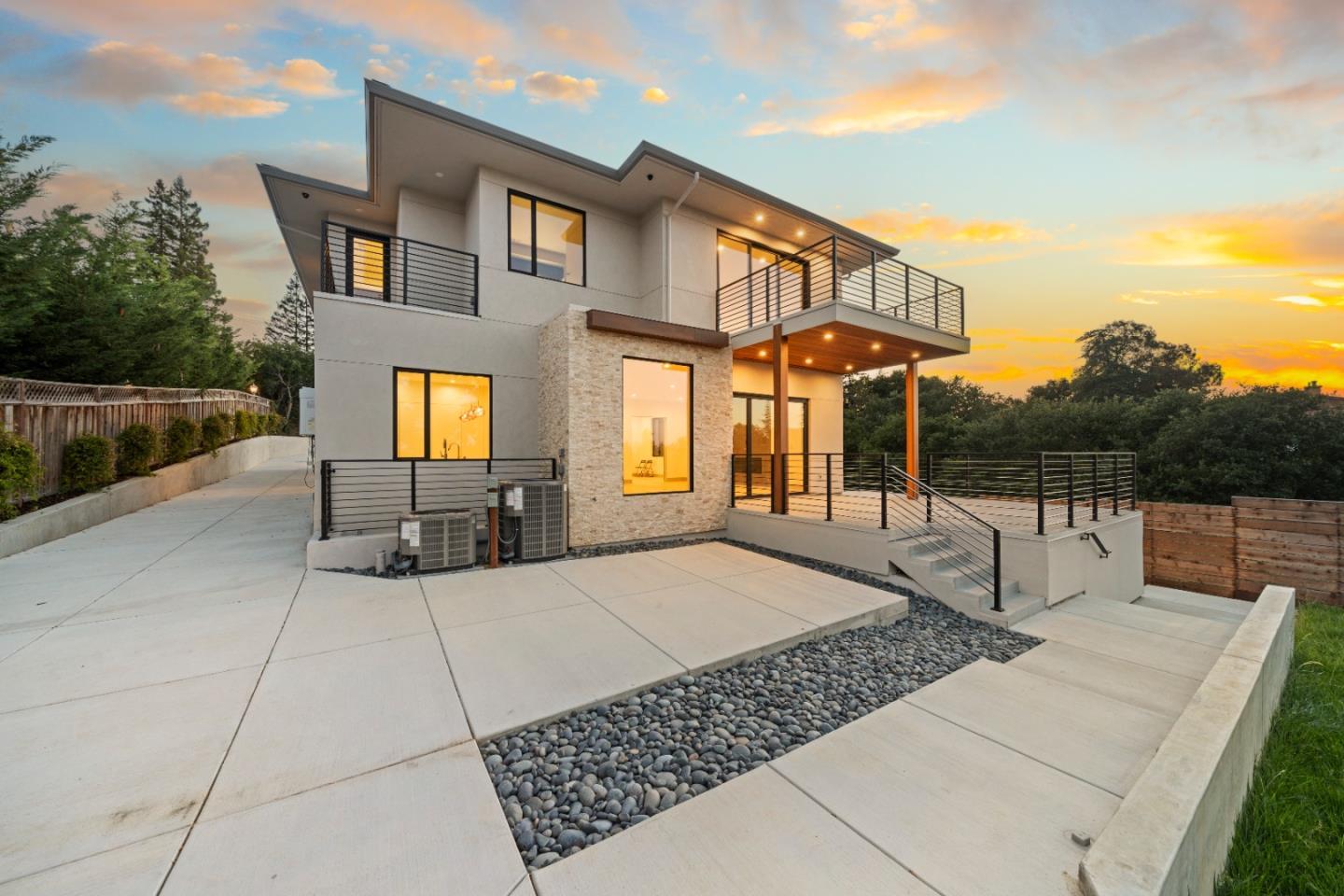 1127 Hillslope Place