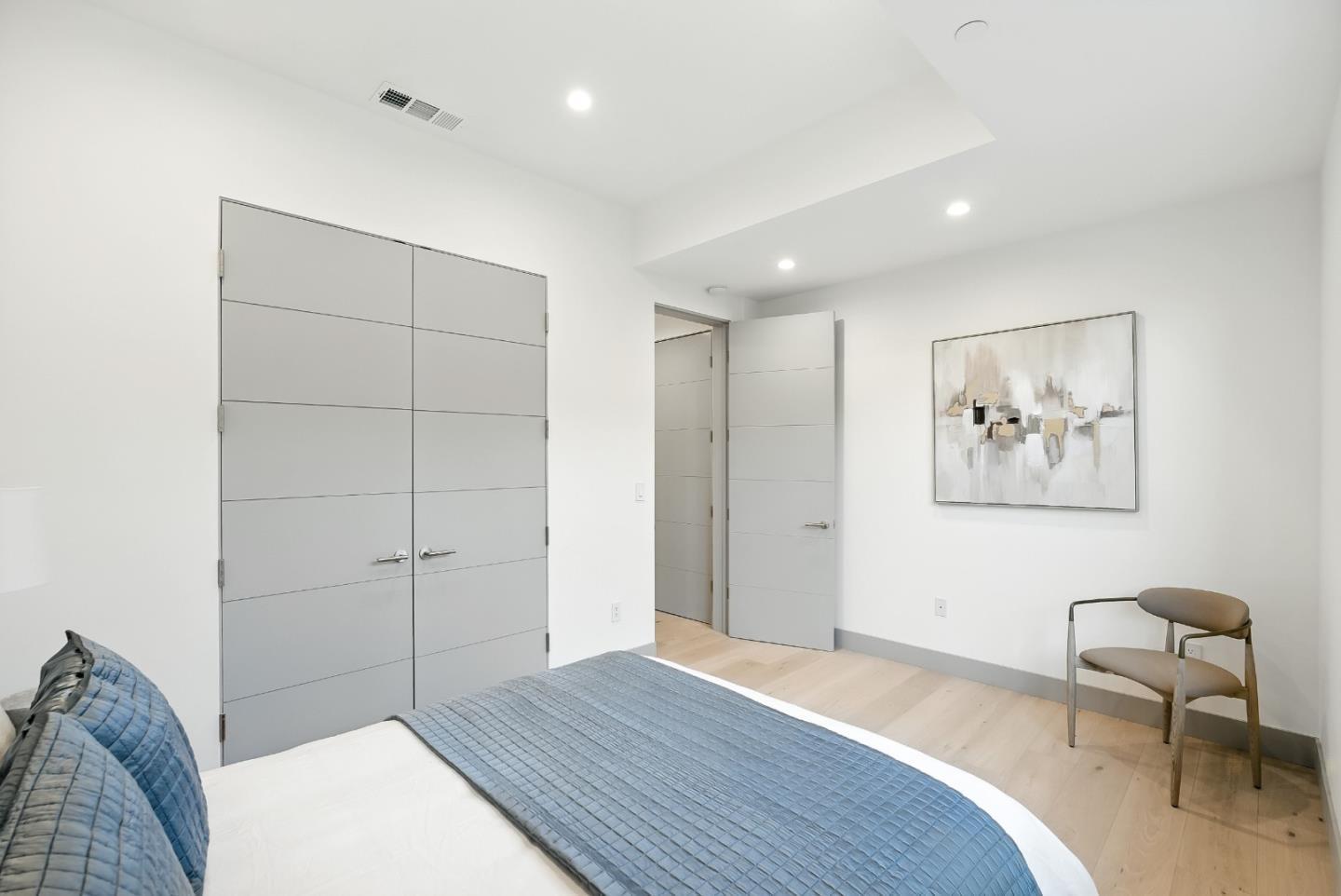 1127 Hillslope Place