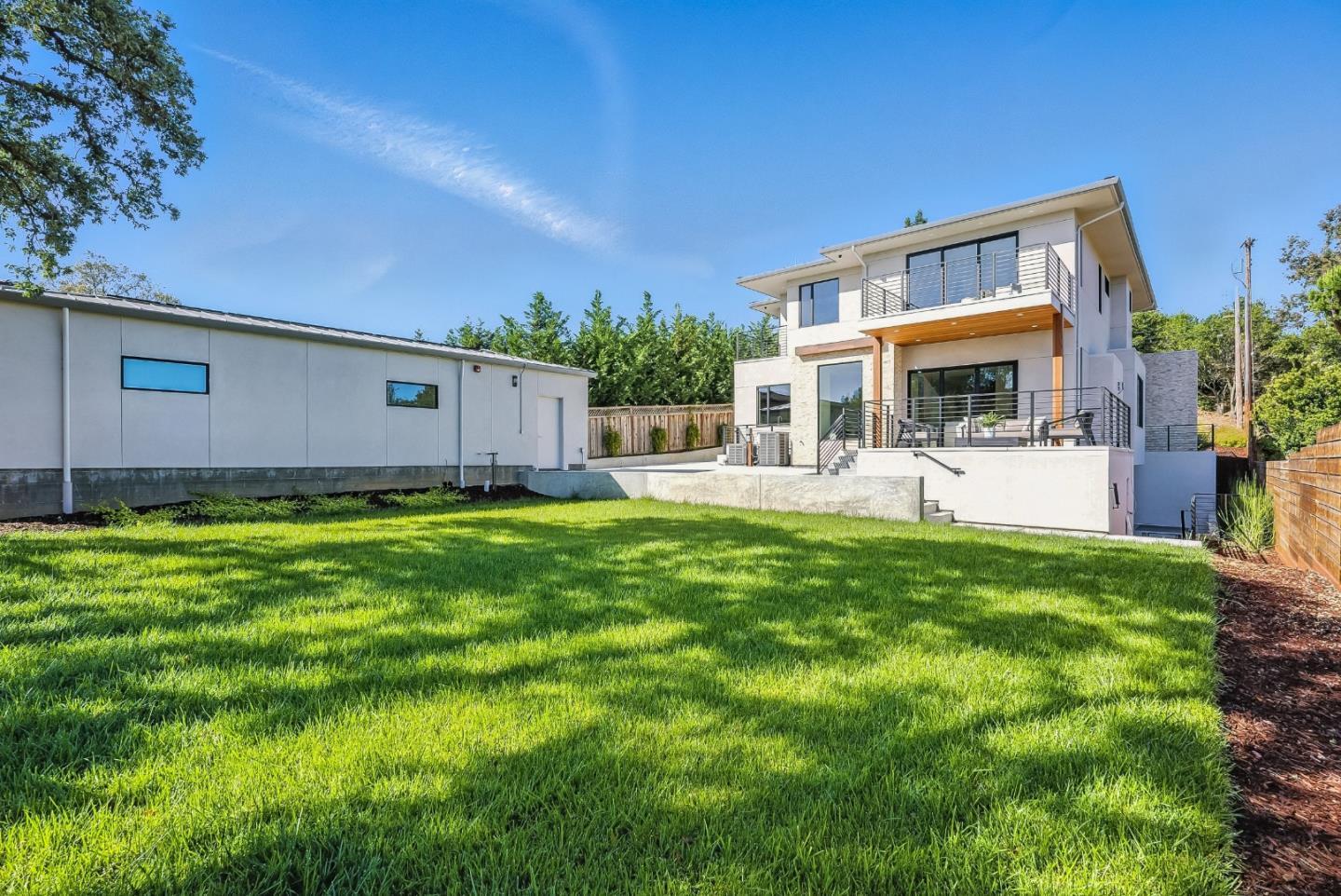 1127 Hillslope Place