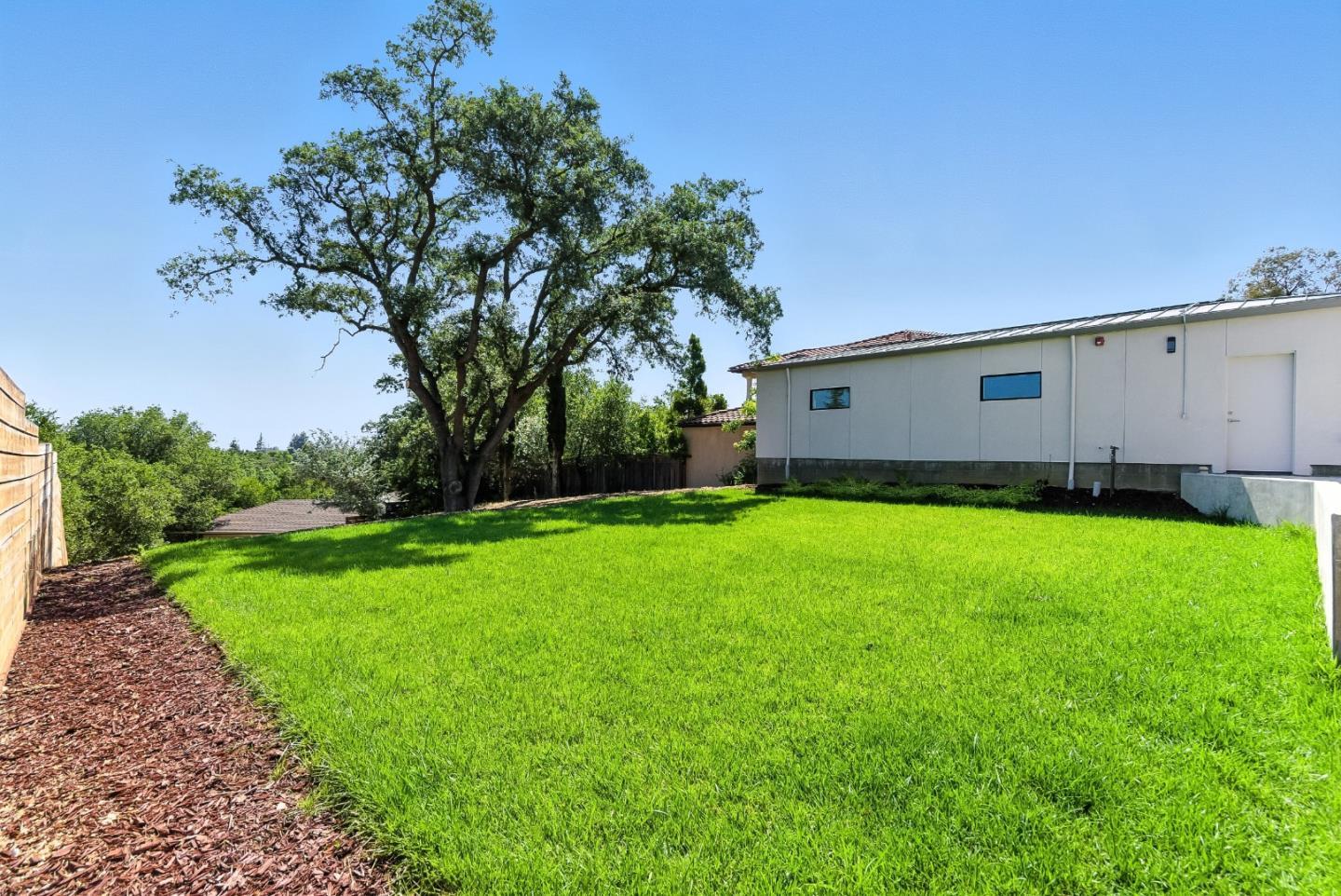 1127 Hillslope Place