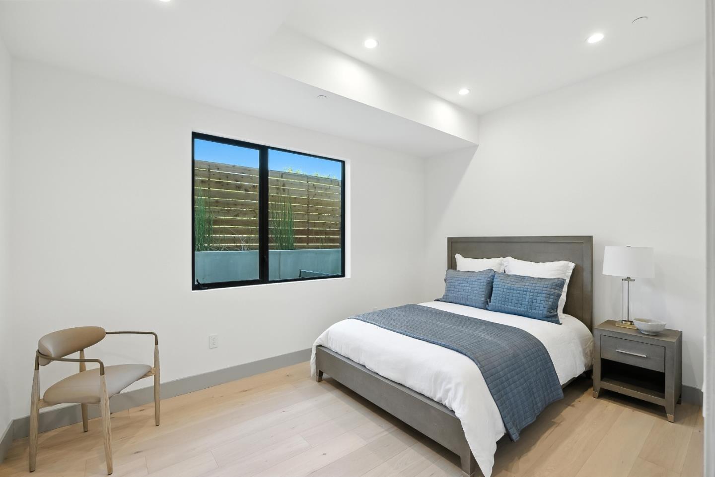 1127 Hillslope Place