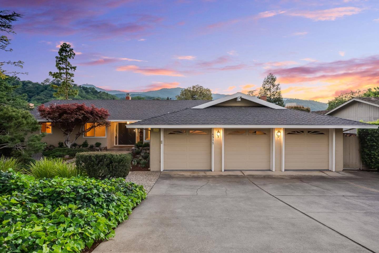 6915 Castlerock Drive