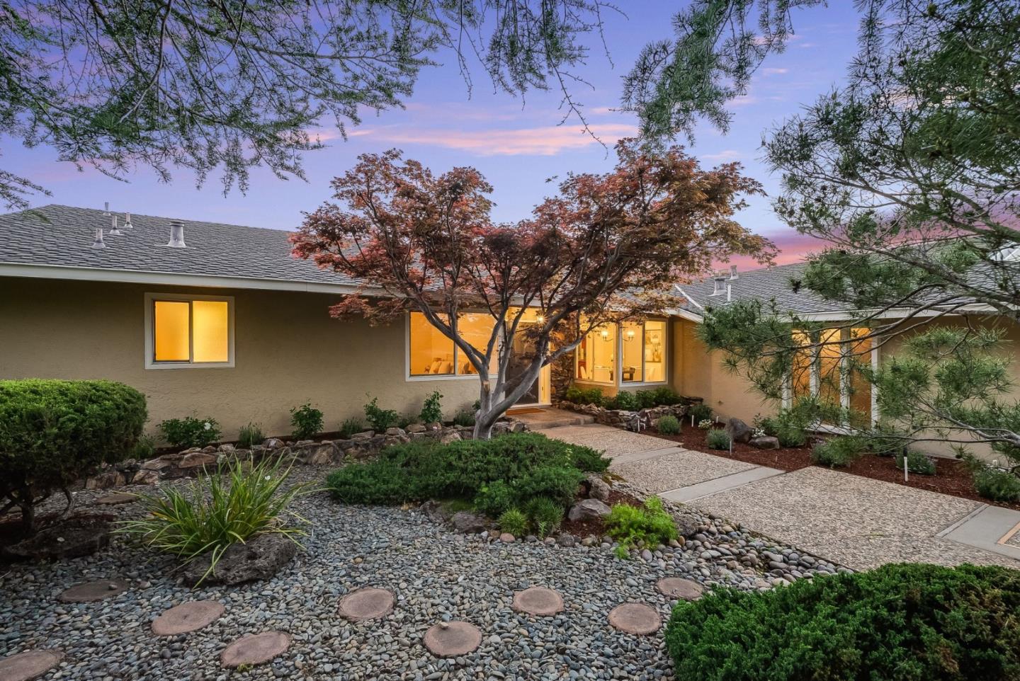 6915 Castlerock Drive