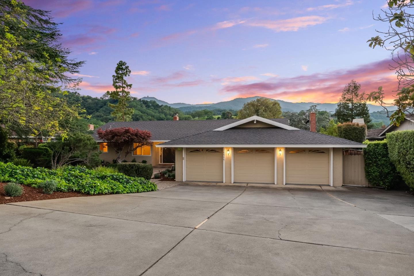 6915 Castlerock Drive