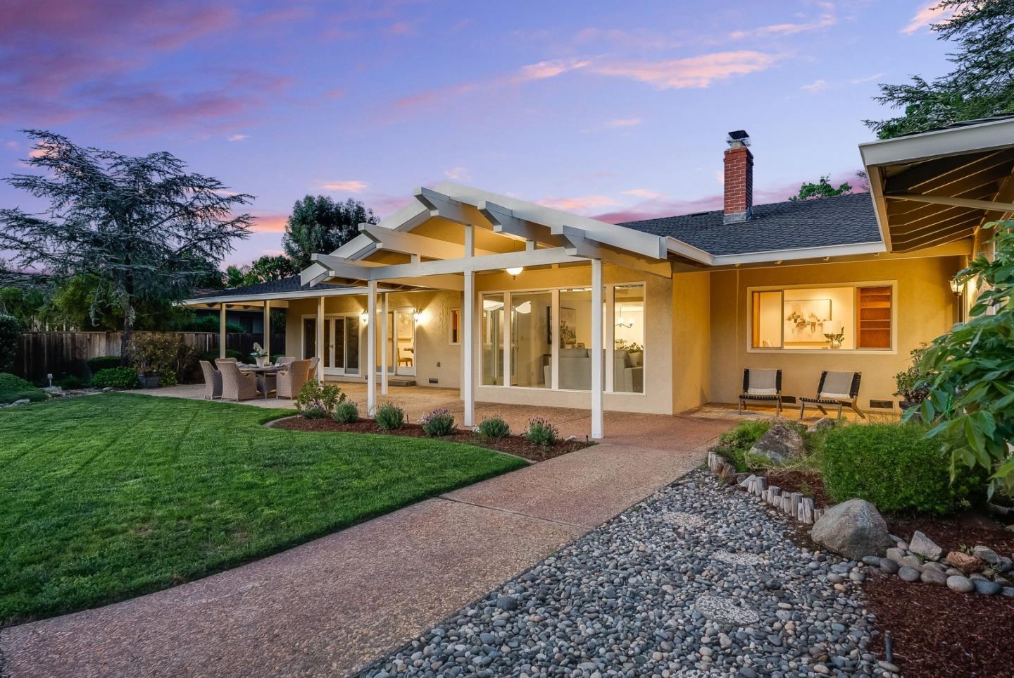 6915 Castlerock Drive