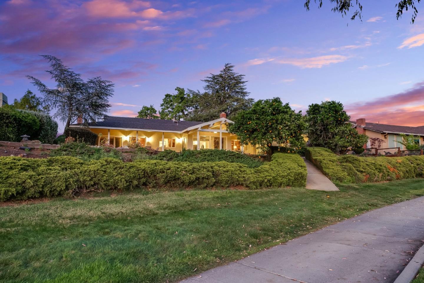 6915 Castlerock Drive