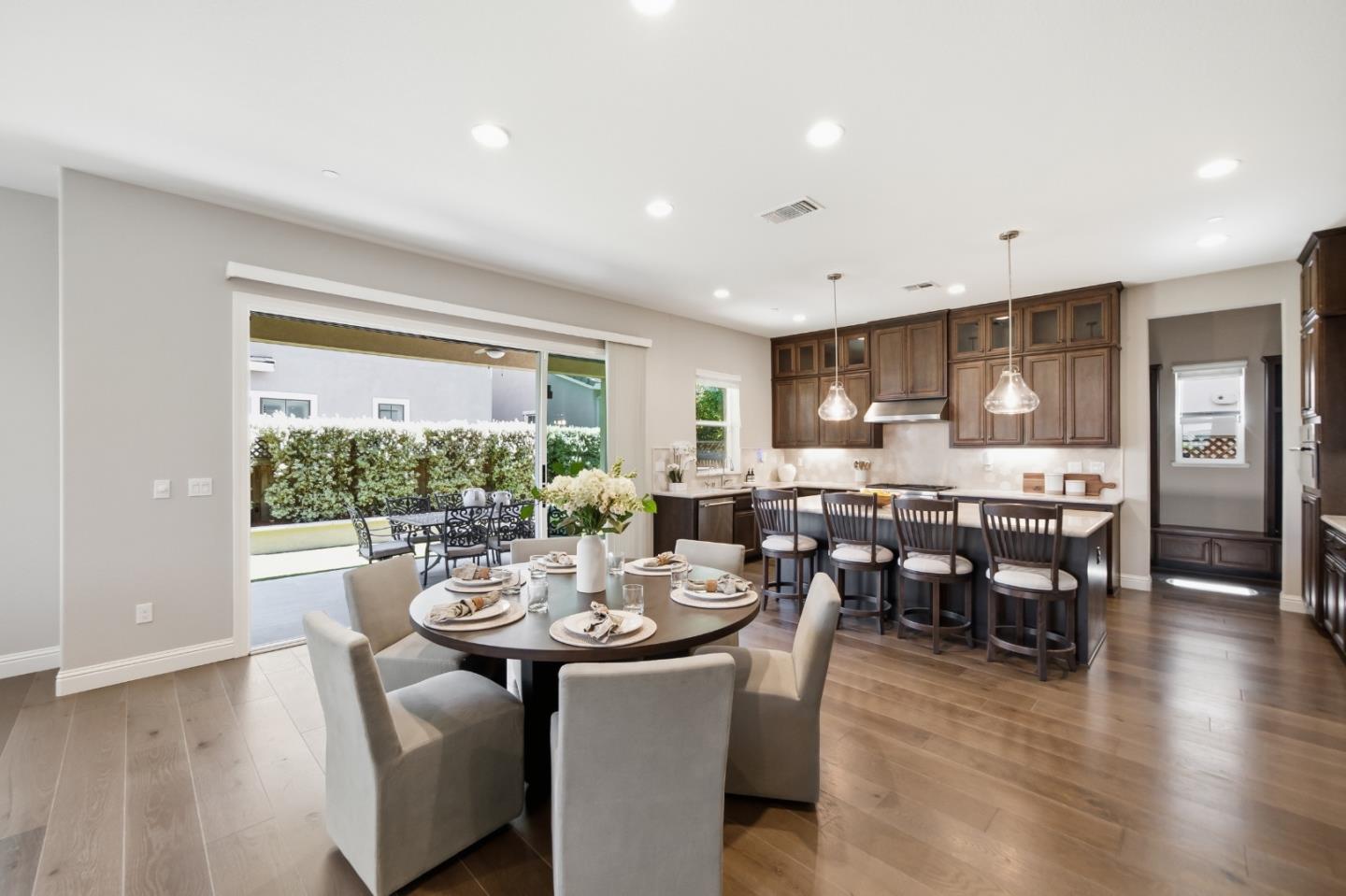 6752 Grasshopper AVE