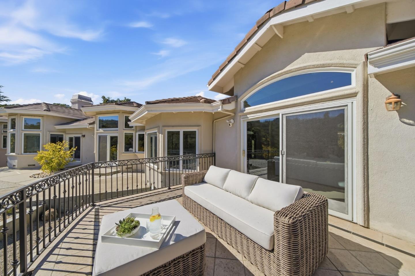 27960 Roble Blanco DR