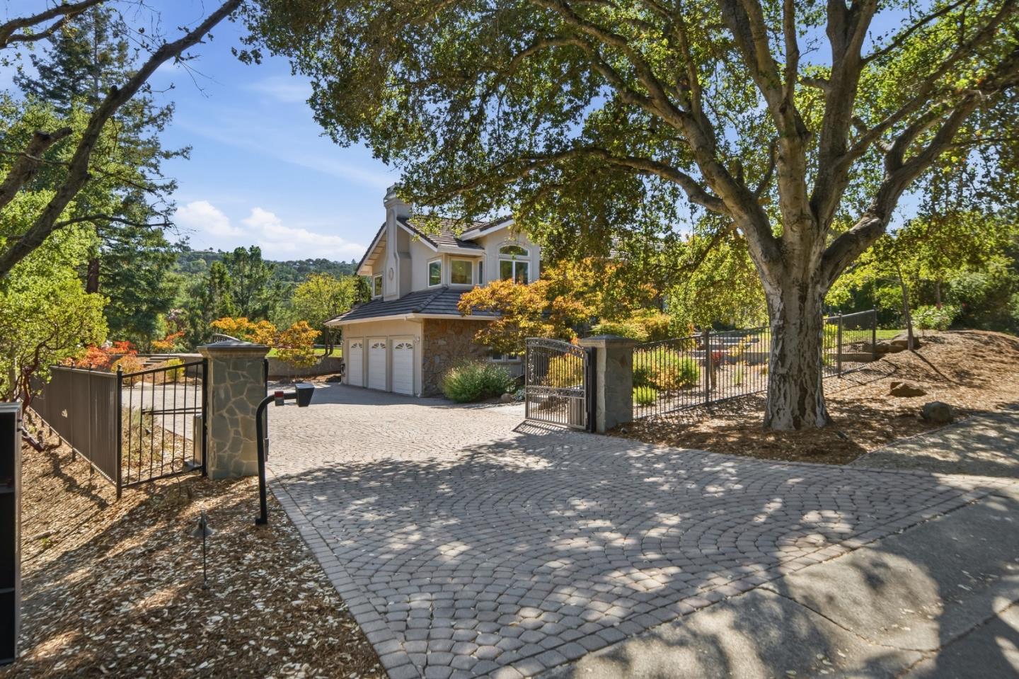 27960 Roble Blanco DR