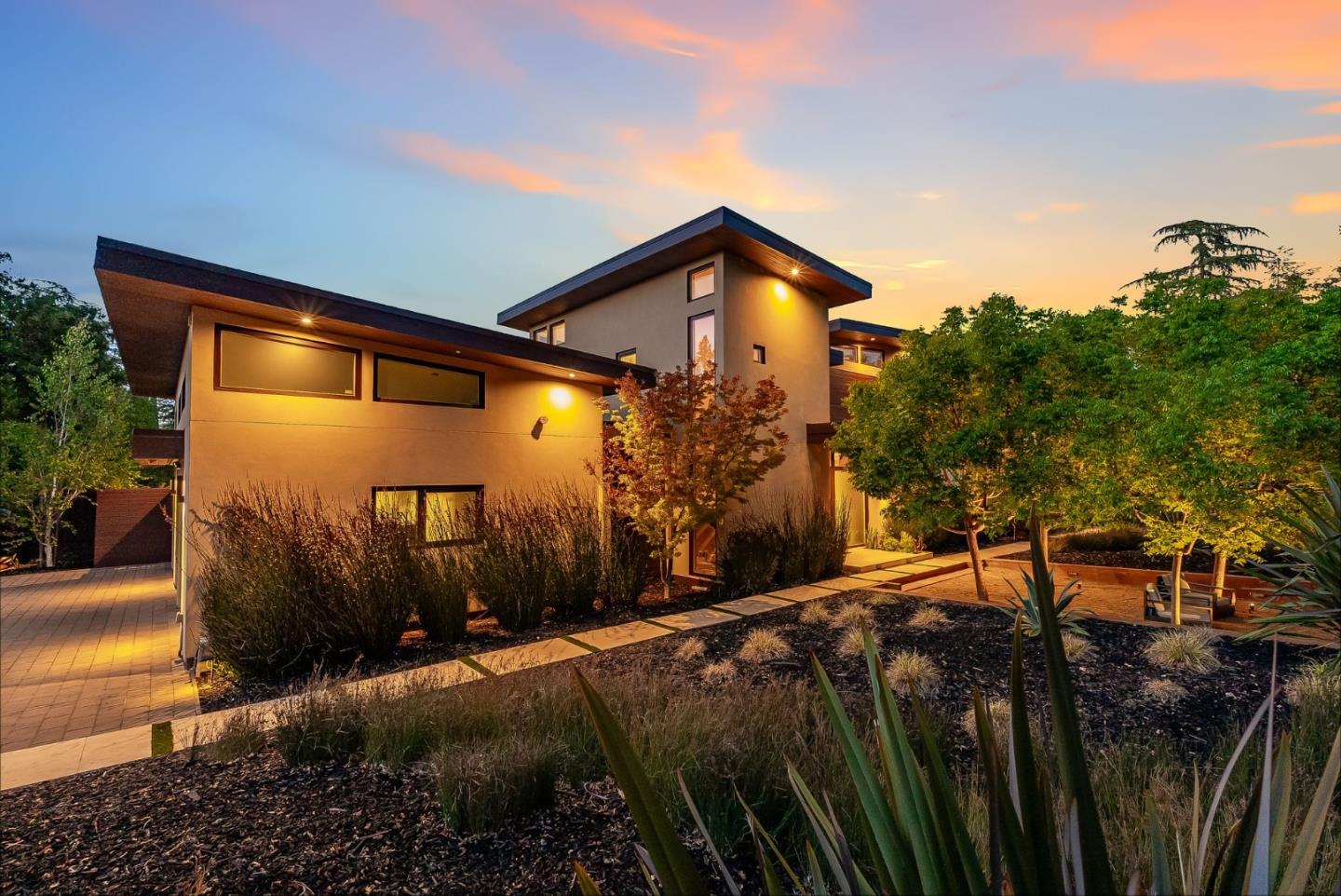 12271 Hilltop DR