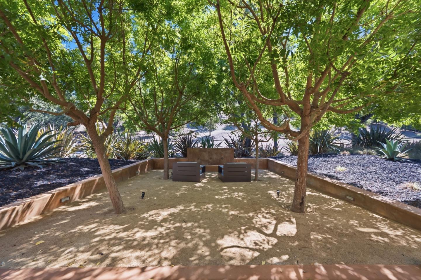 12271 Hilltop DR