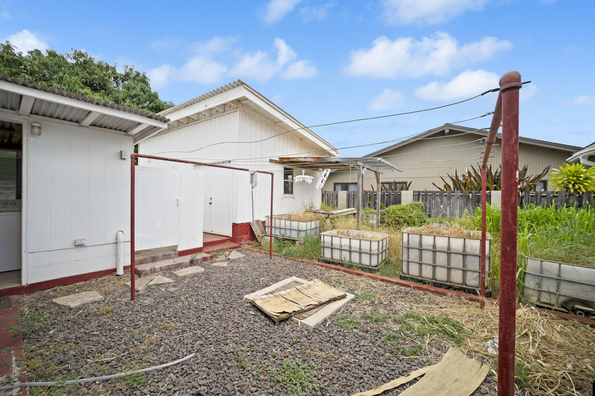 7786 ULILI RD