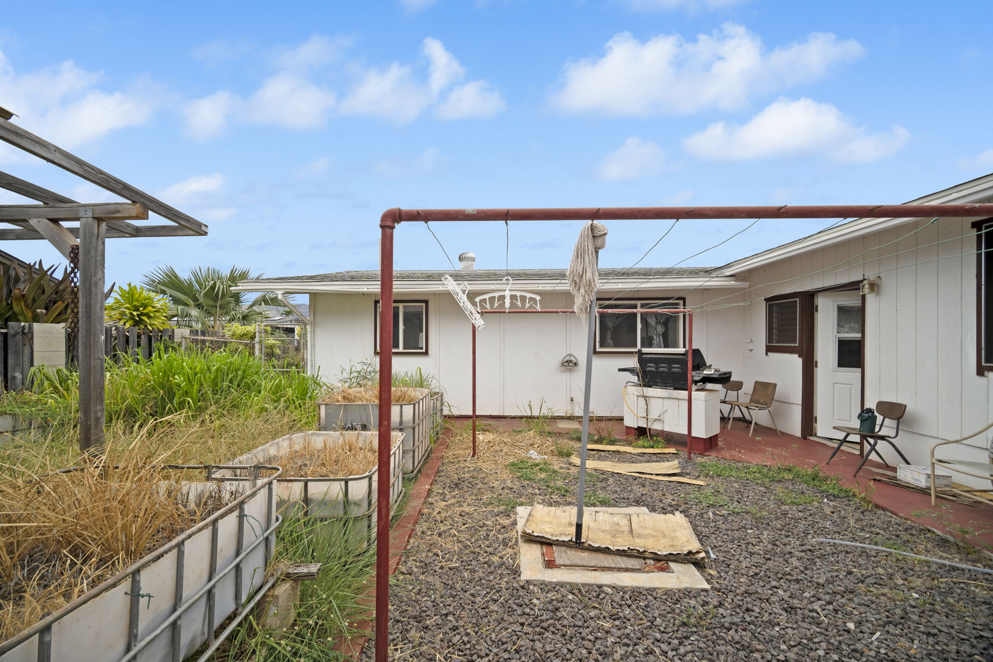 7786 ULILI RD