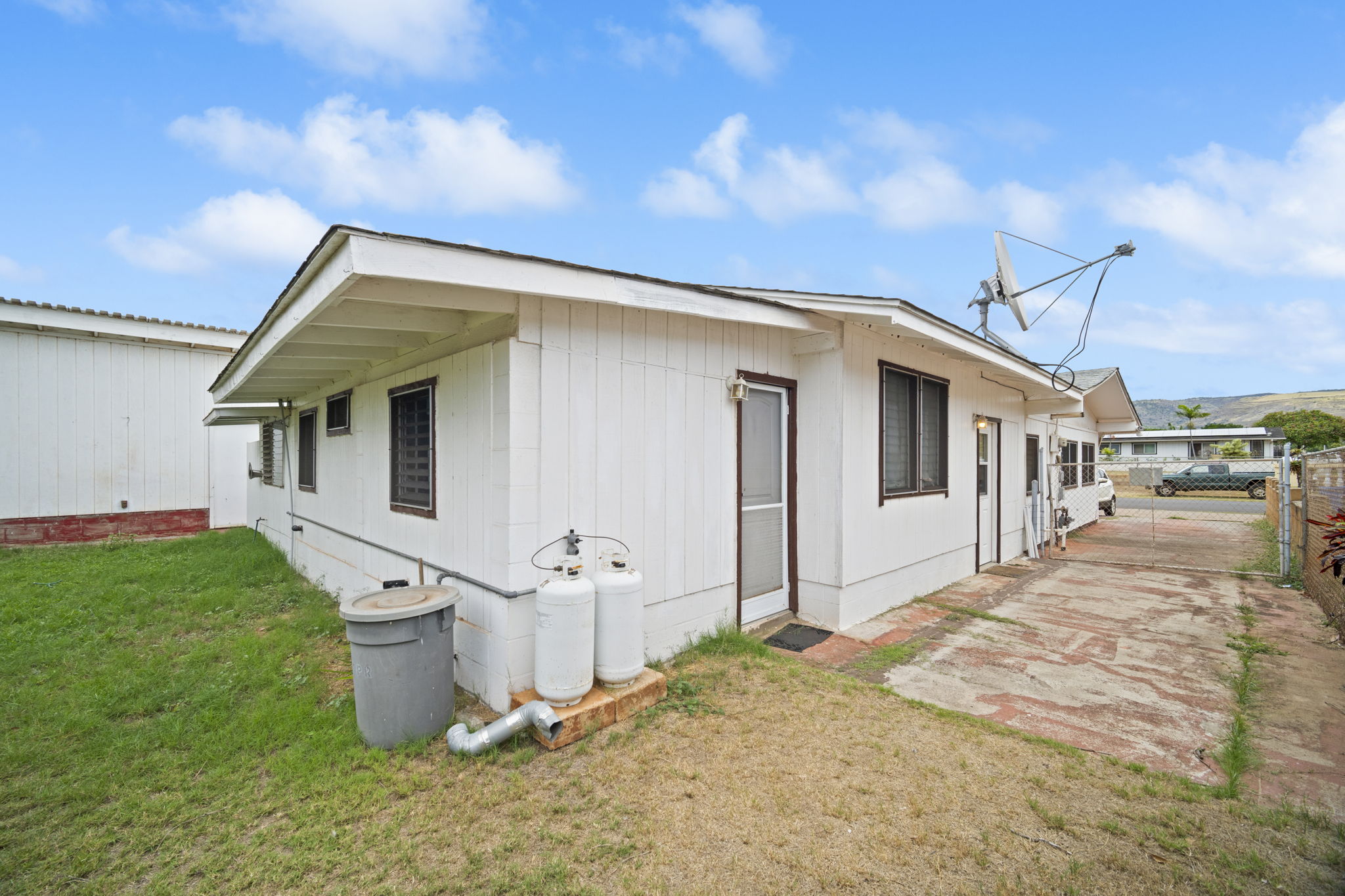 7786 ULILI RD
