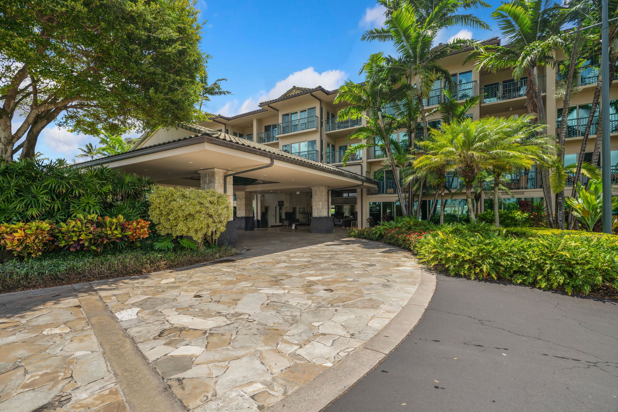 4-820 KUHIO HWY H102