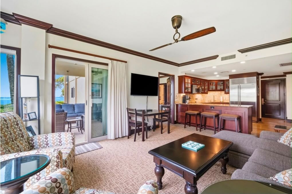 4-820 KUHIO HWY H102
