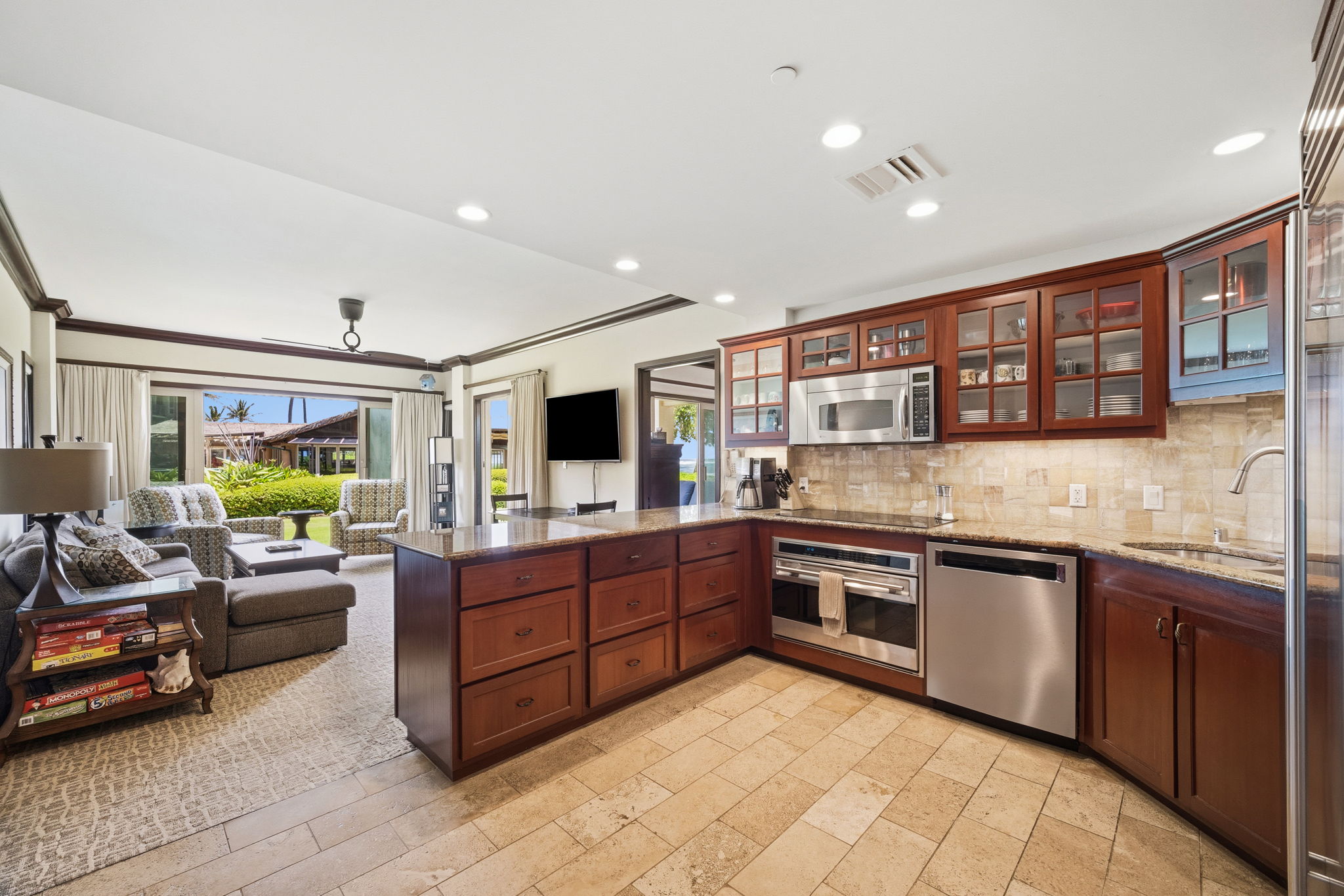 4-820 KUHIO HWY H102