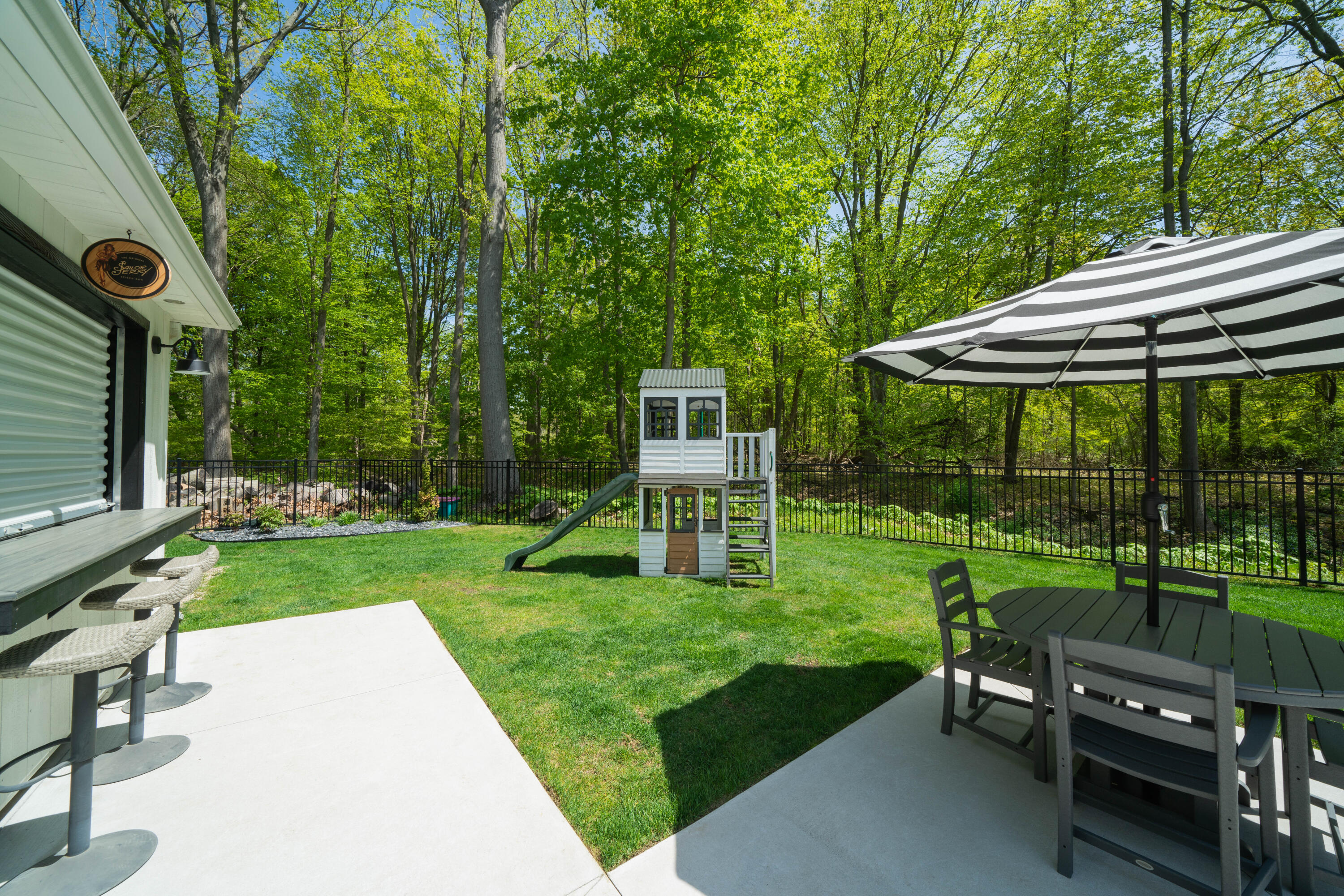 91 North Shore Drive N