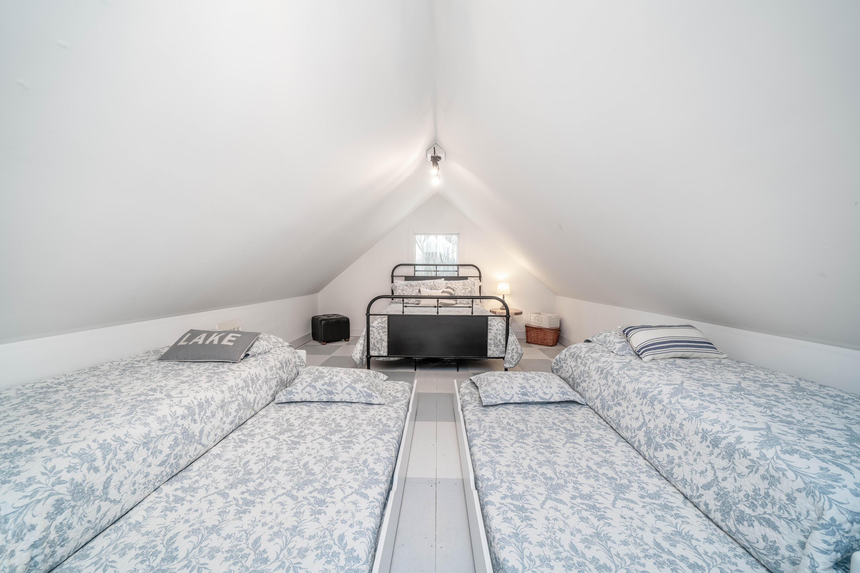 91 North Shore Drive N