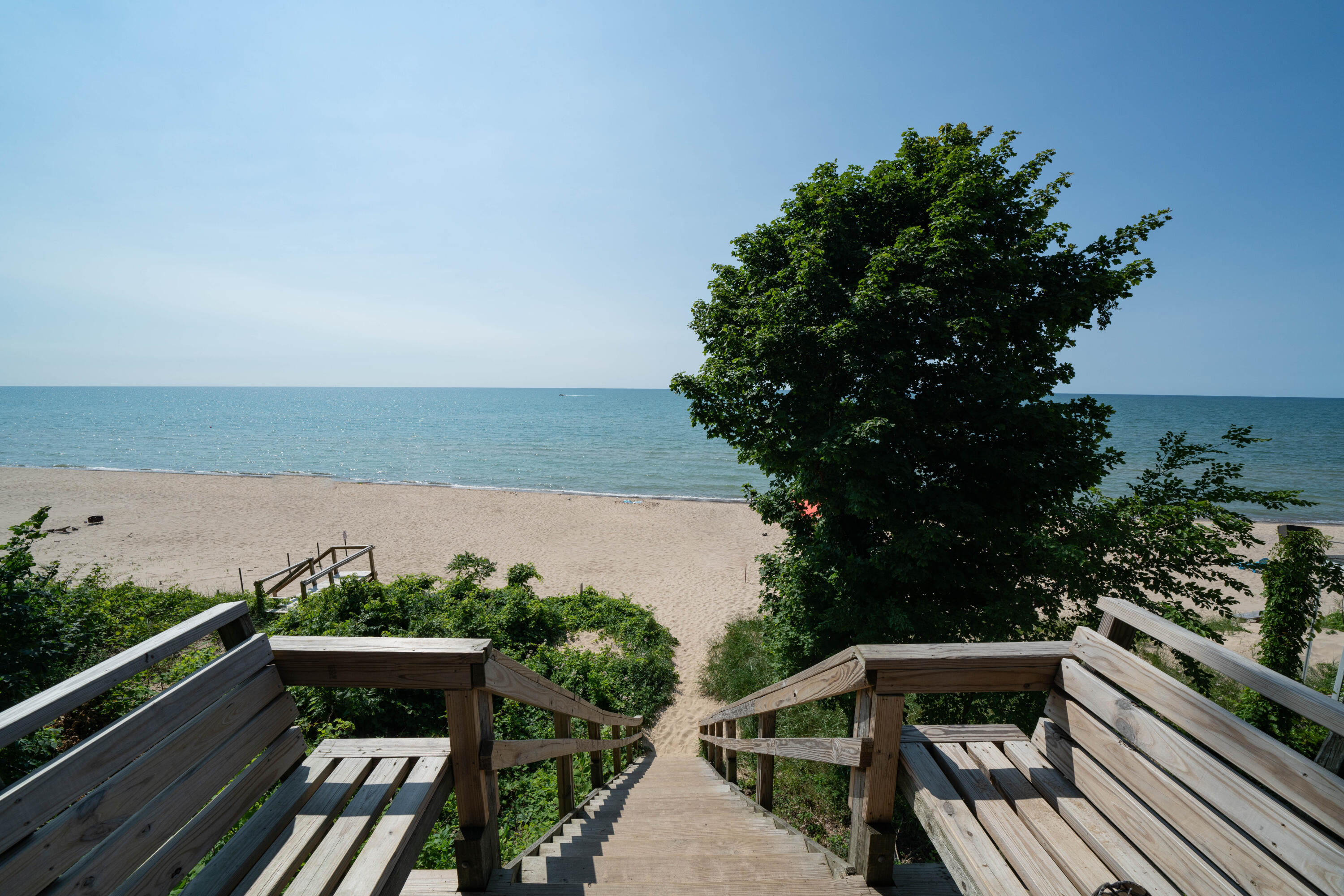 91 North Shore Drive N