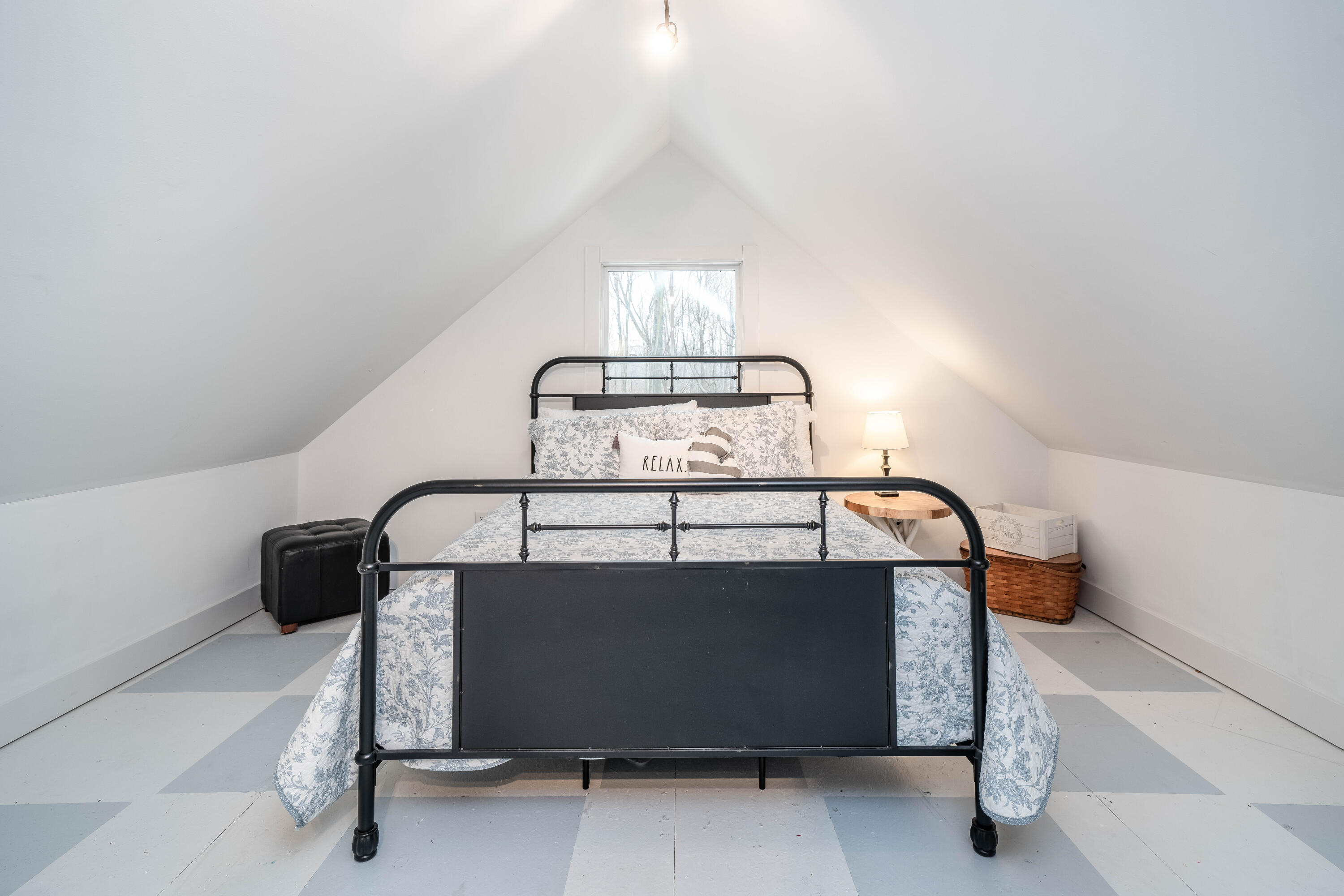 91 North Shore Drive N