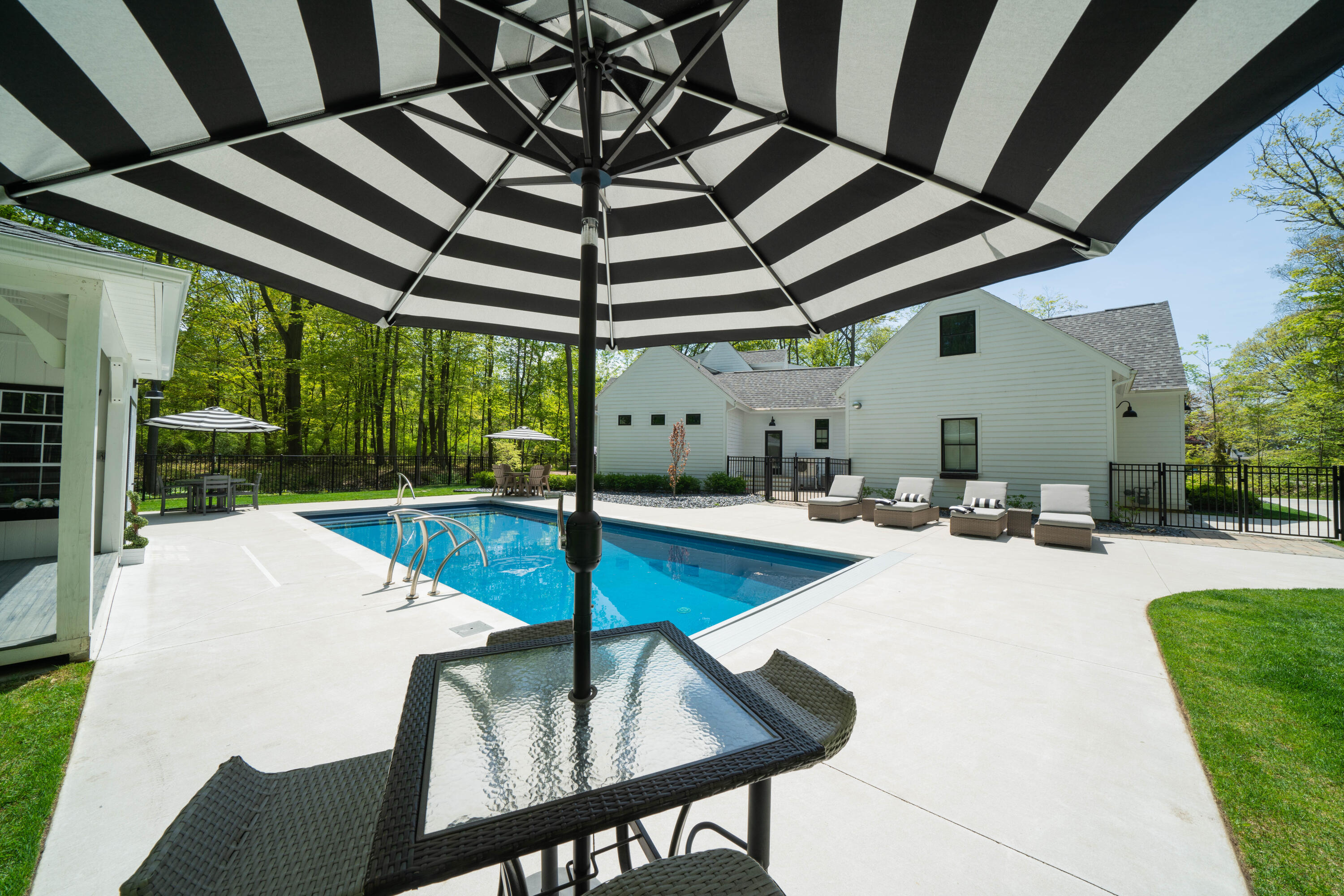 91 North Shore Drive N