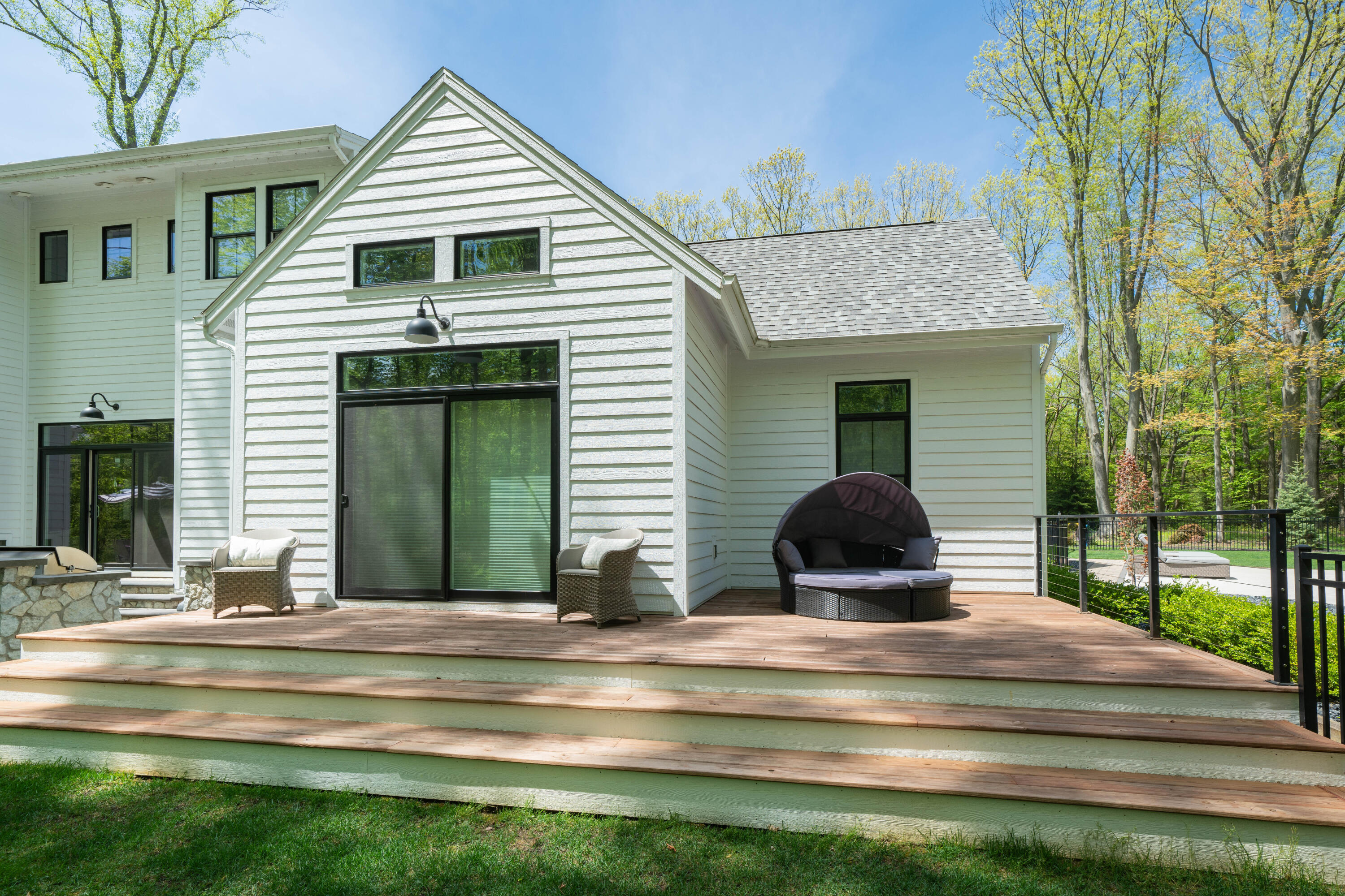 91 North Shore Drive N