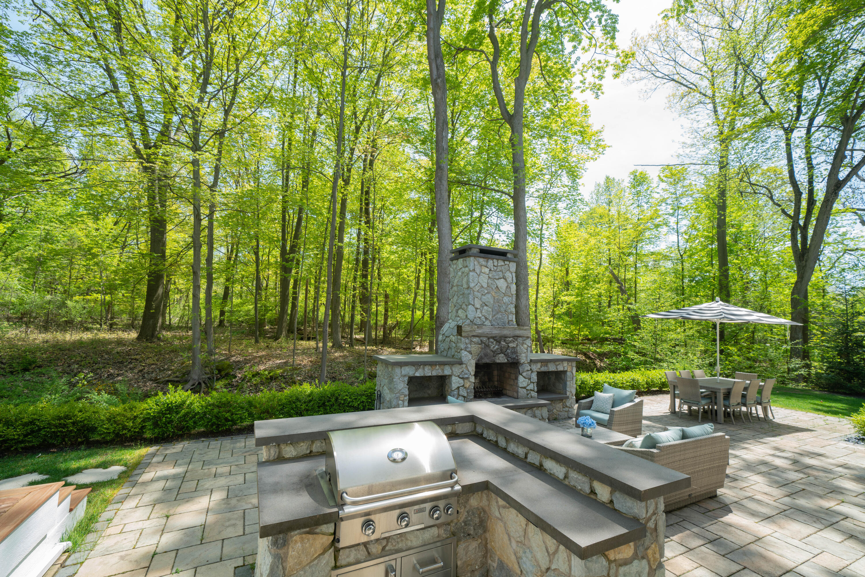 91 North Shore Drive N