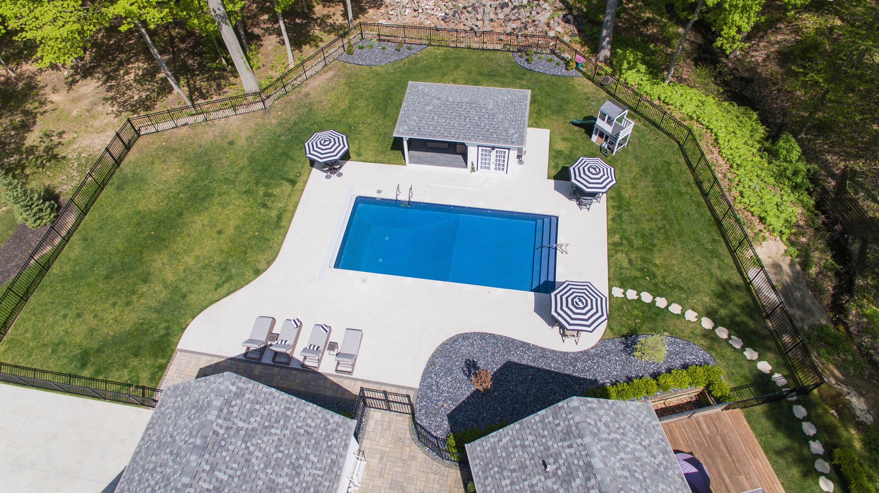 91 North Shore Drive N