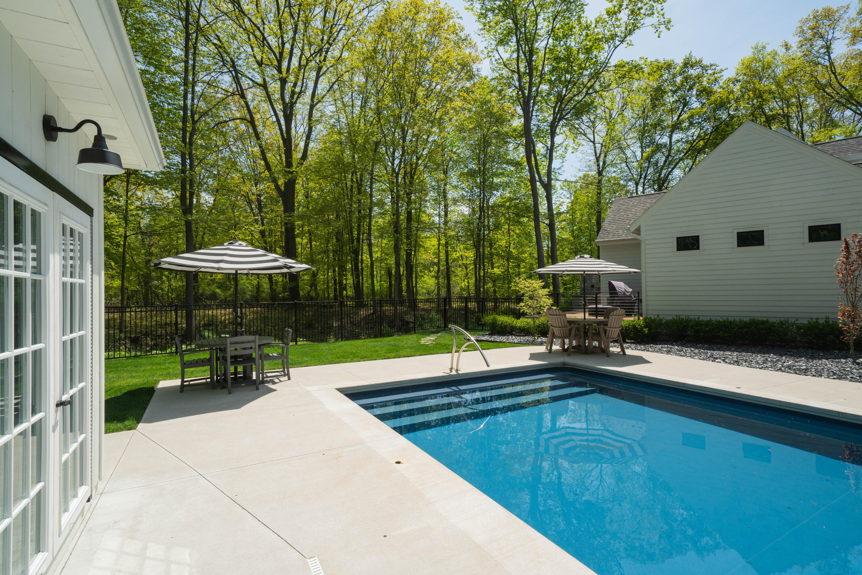 91 North Shore Drive N