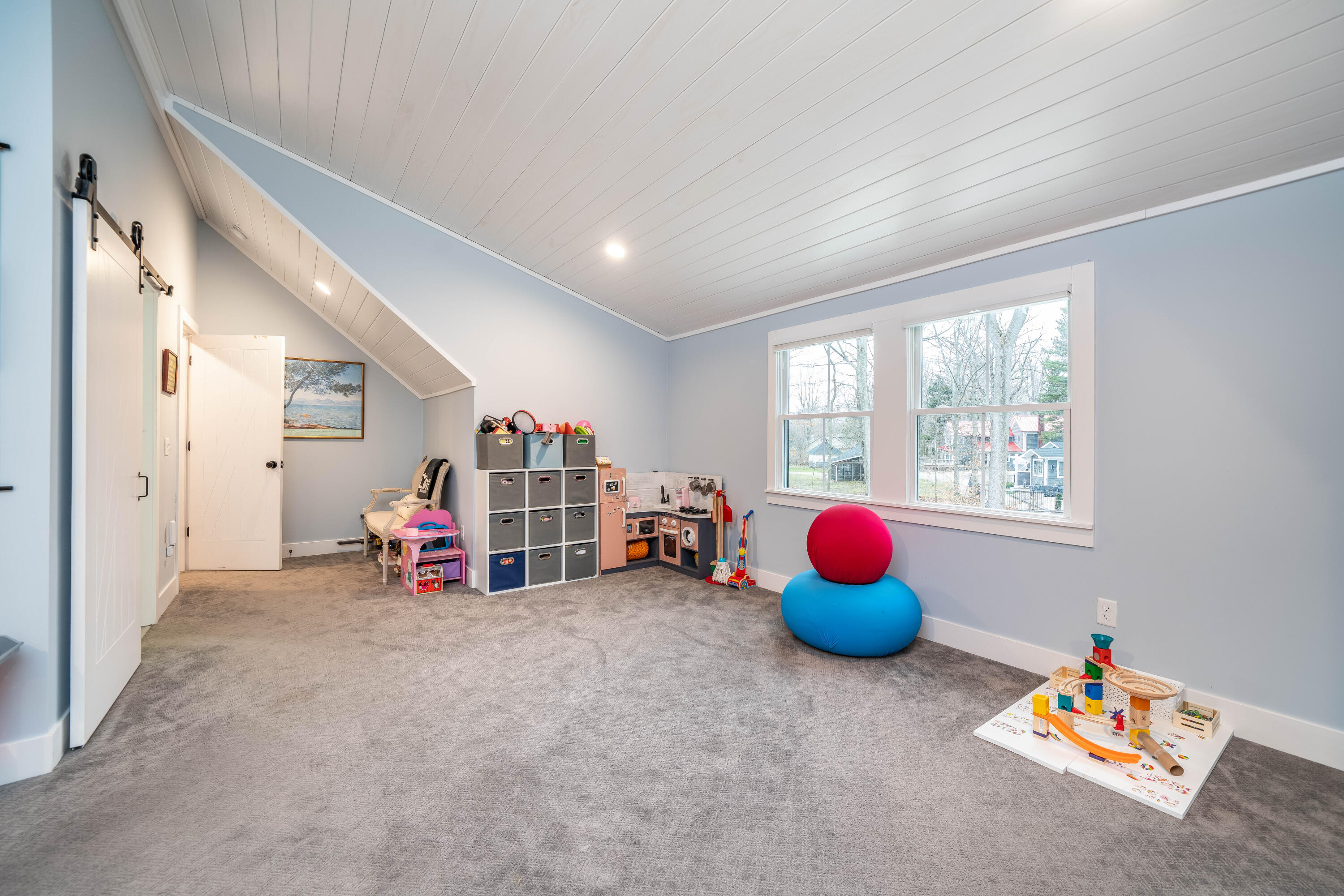 91 North Shore Drive N