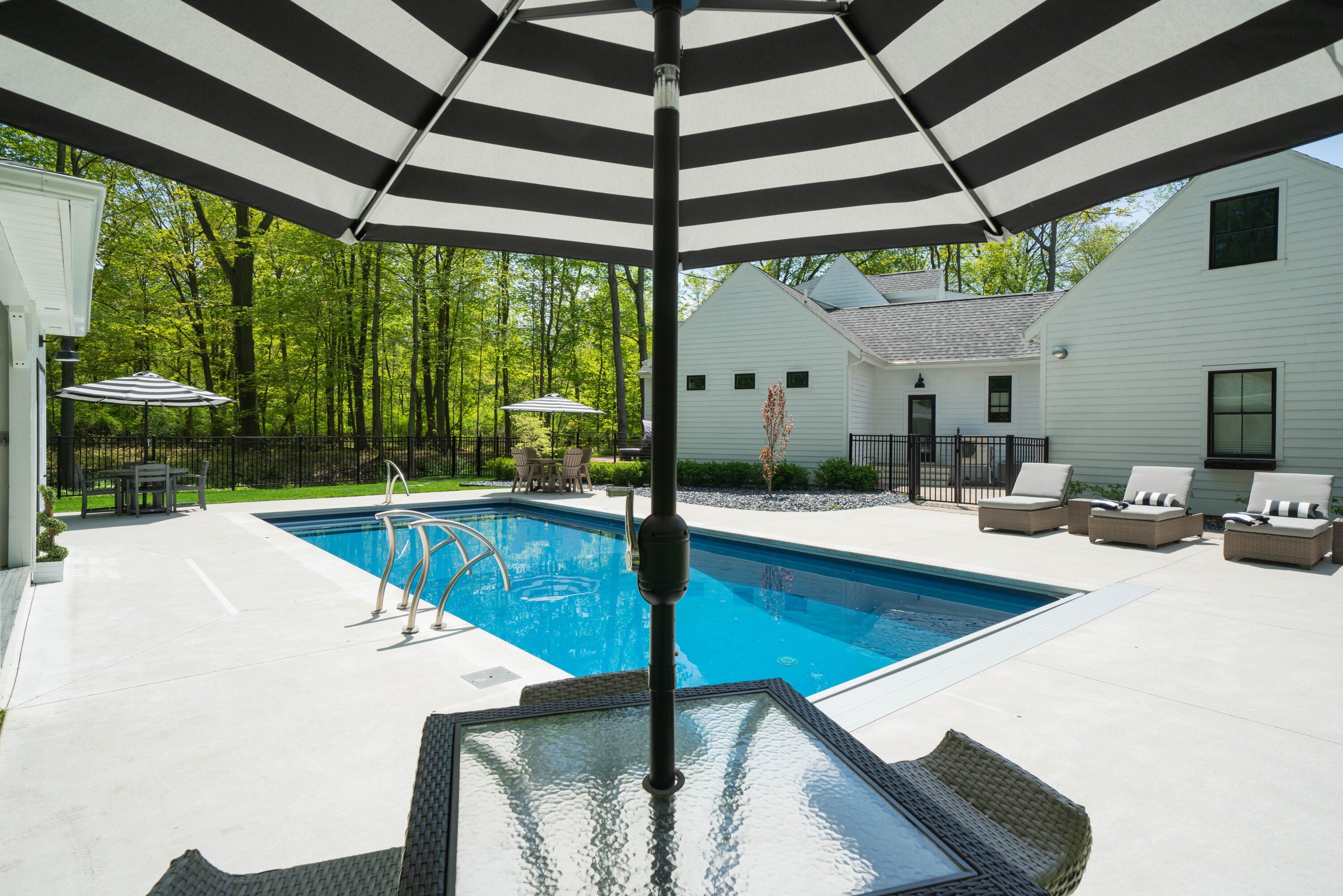 91 North Shore Drive N