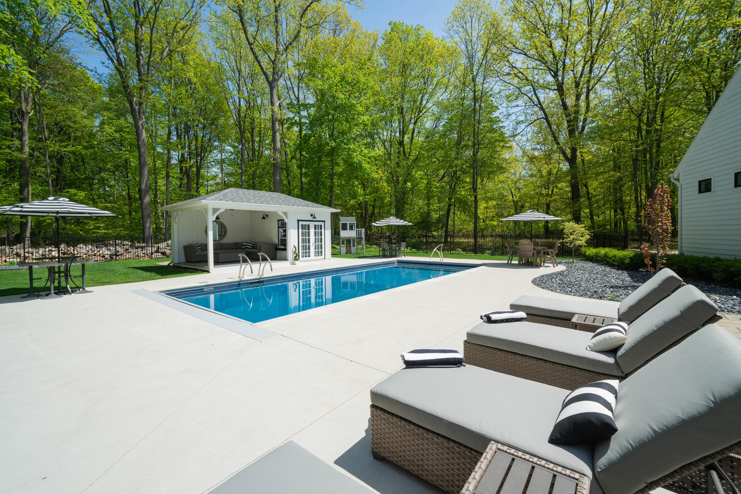 91 North Shore Drive N