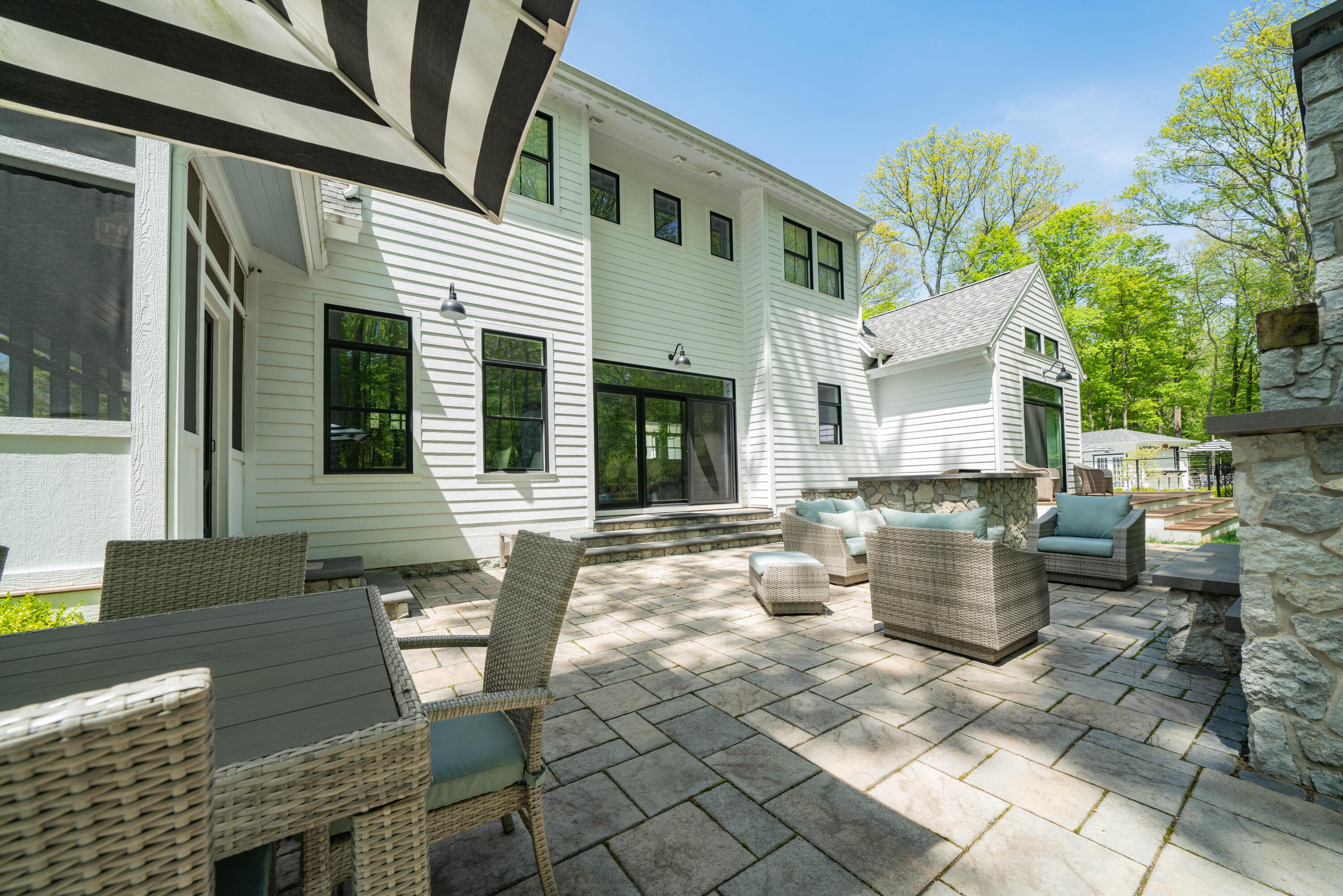 91 North Shore Drive N