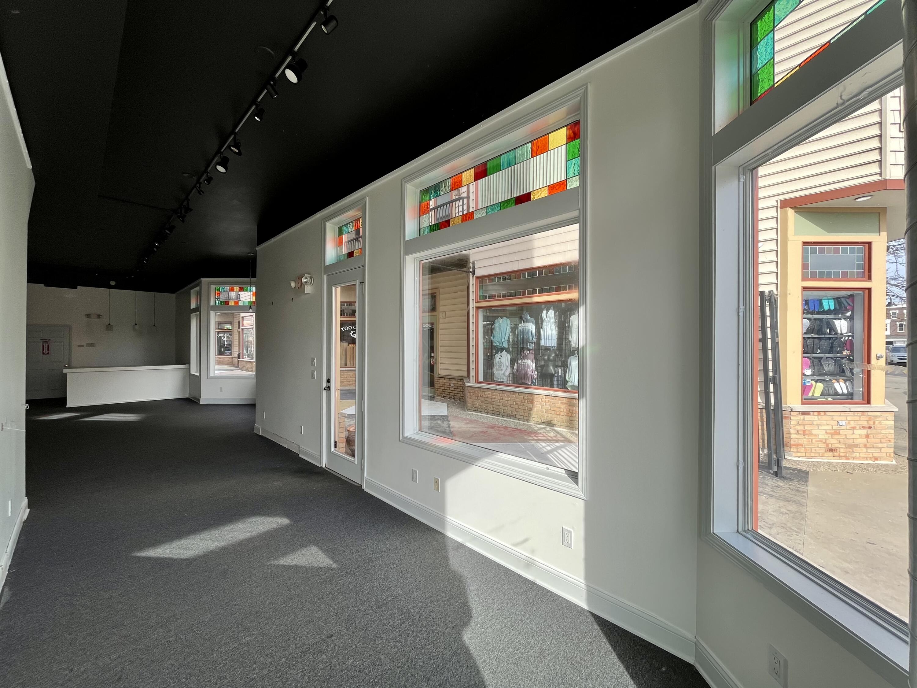 406 Phoenix Street, 2