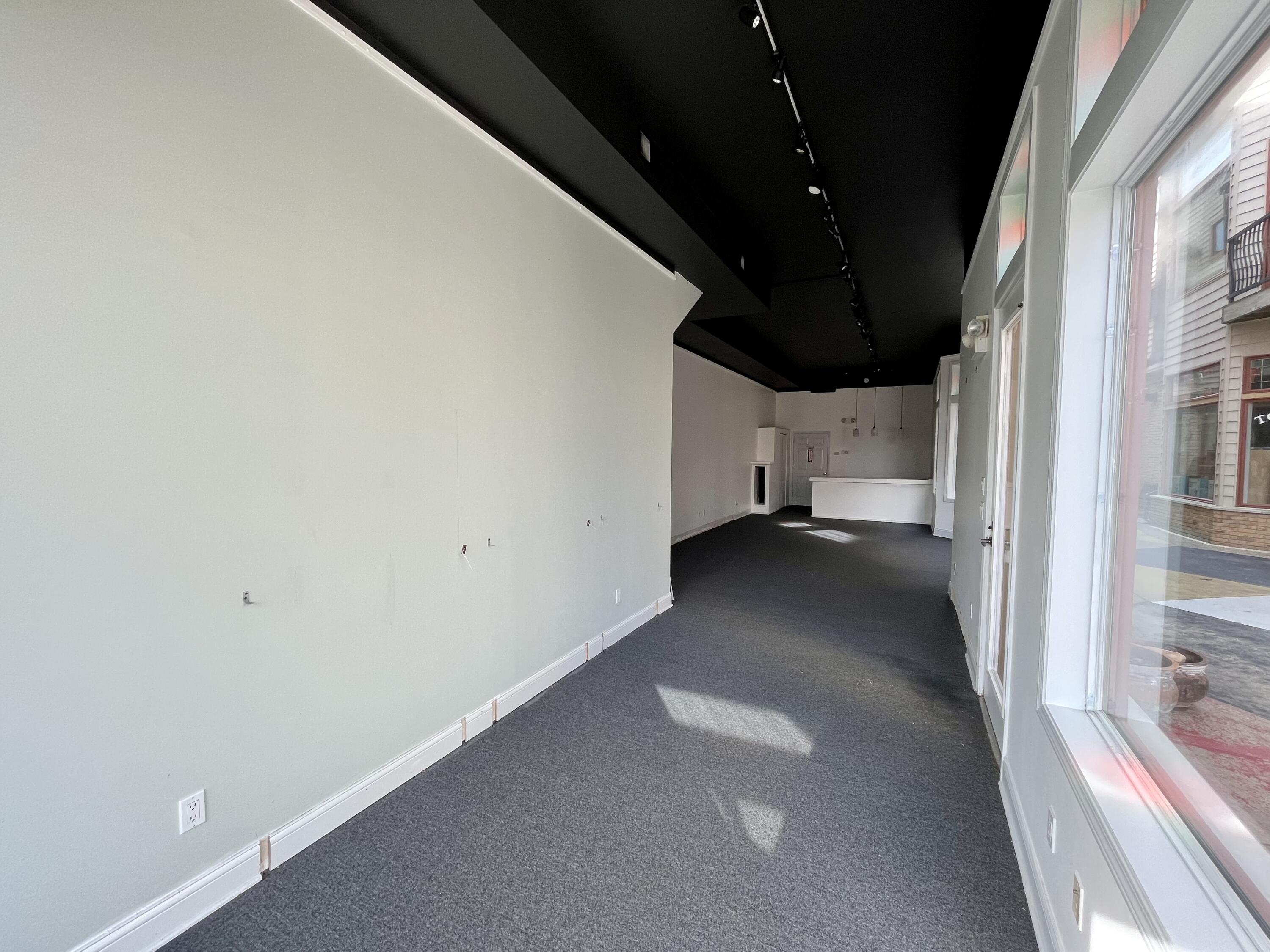 406 Phoenix Street, 2