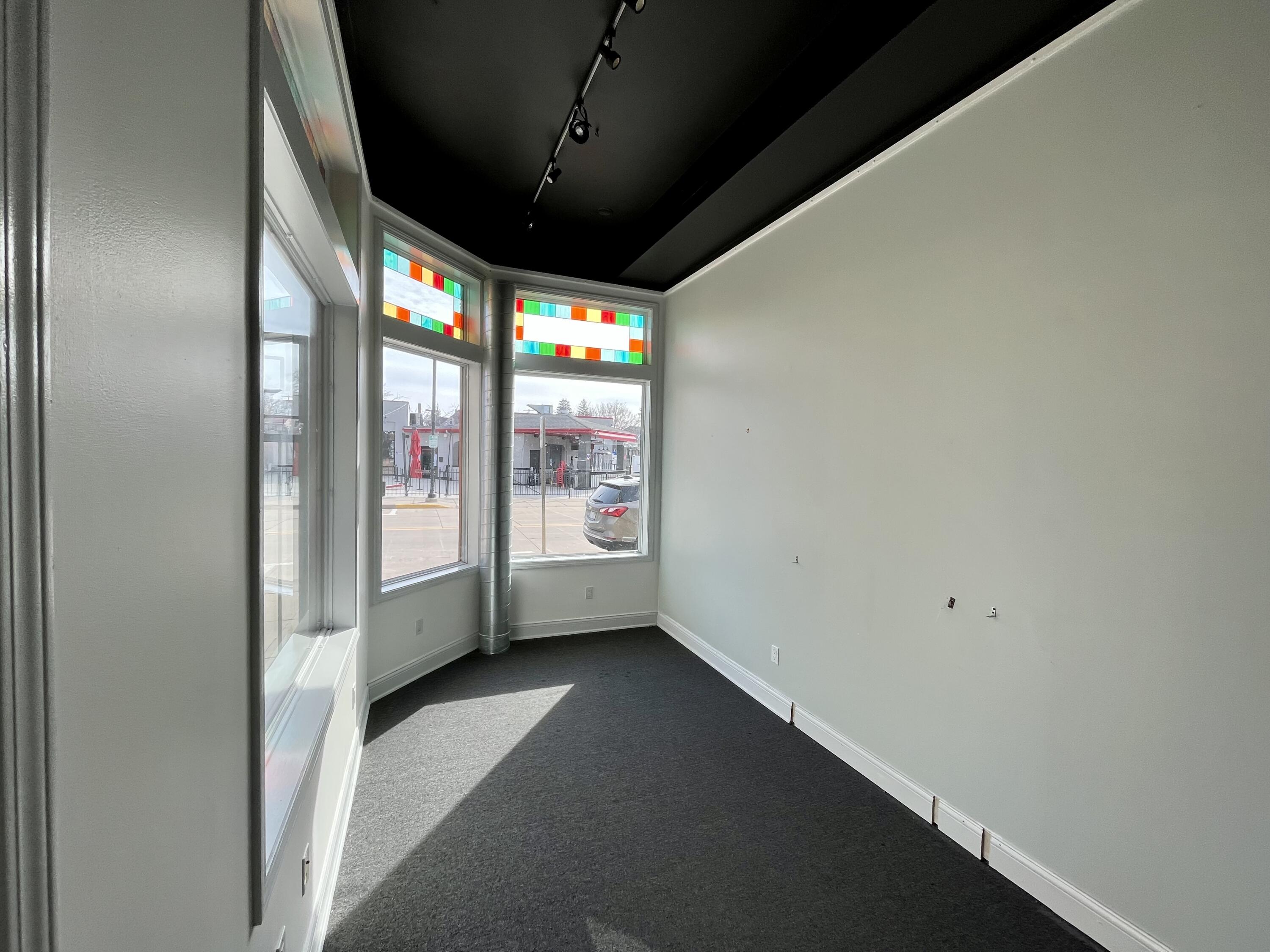 406 Phoenix Street, 2