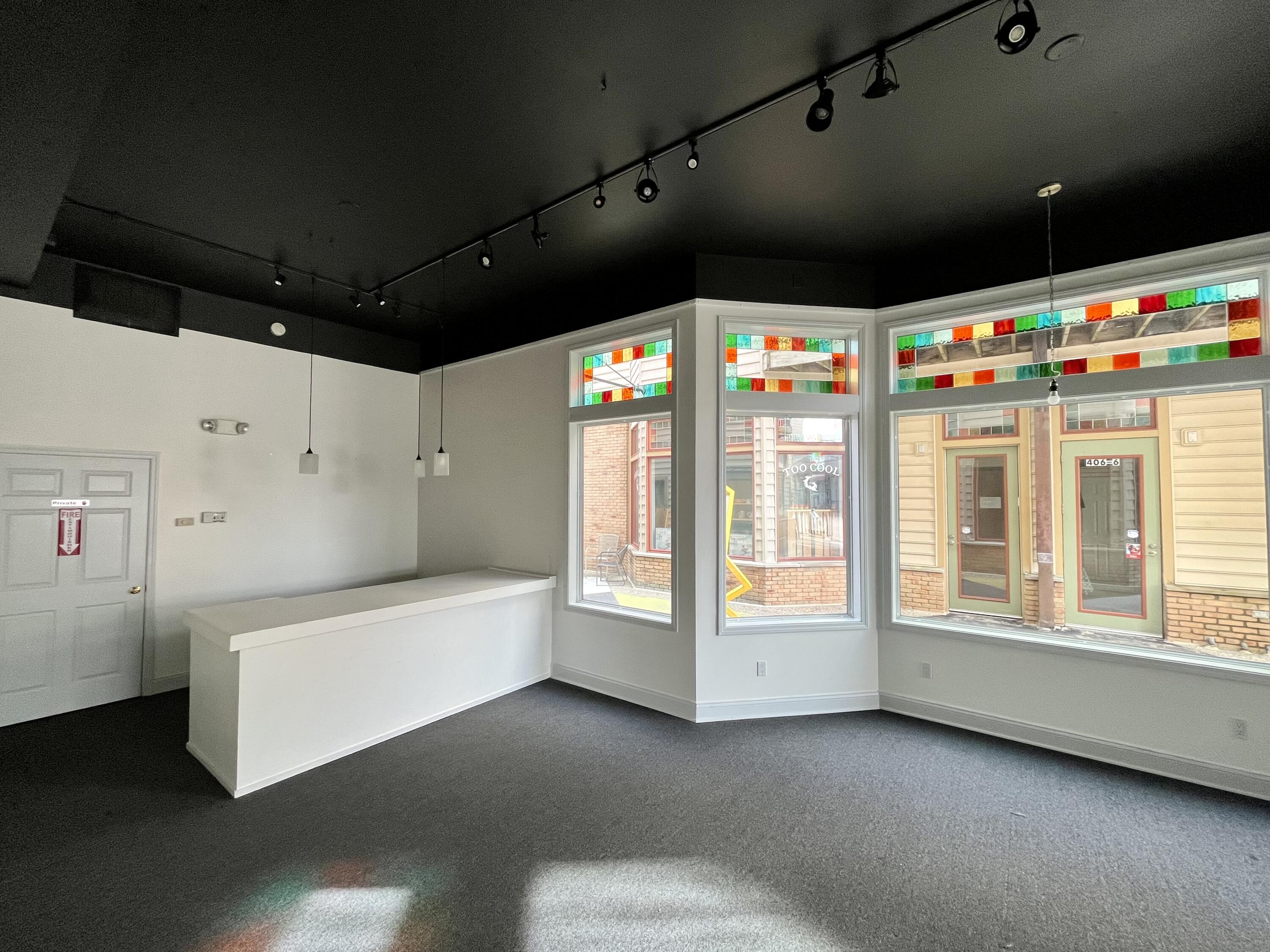 406 Phoenix Street, 2