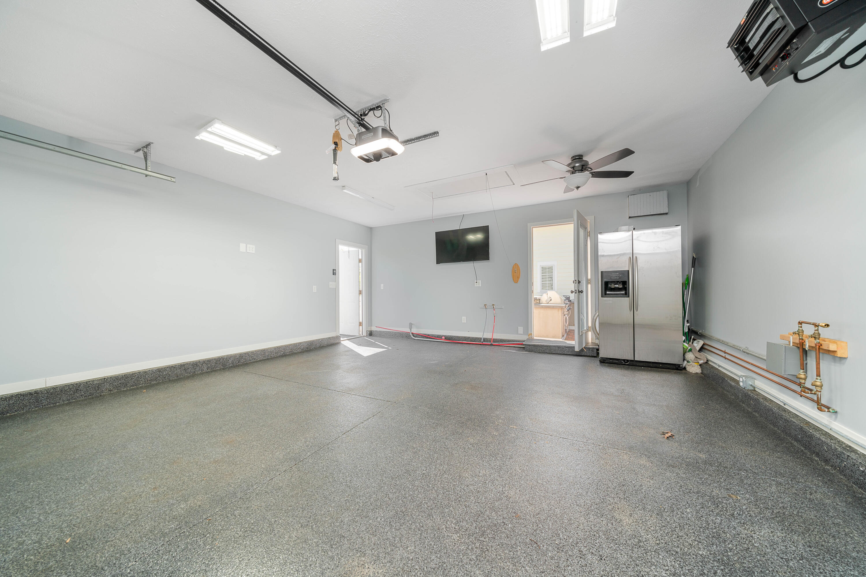 519 Virginia Avenue, 1