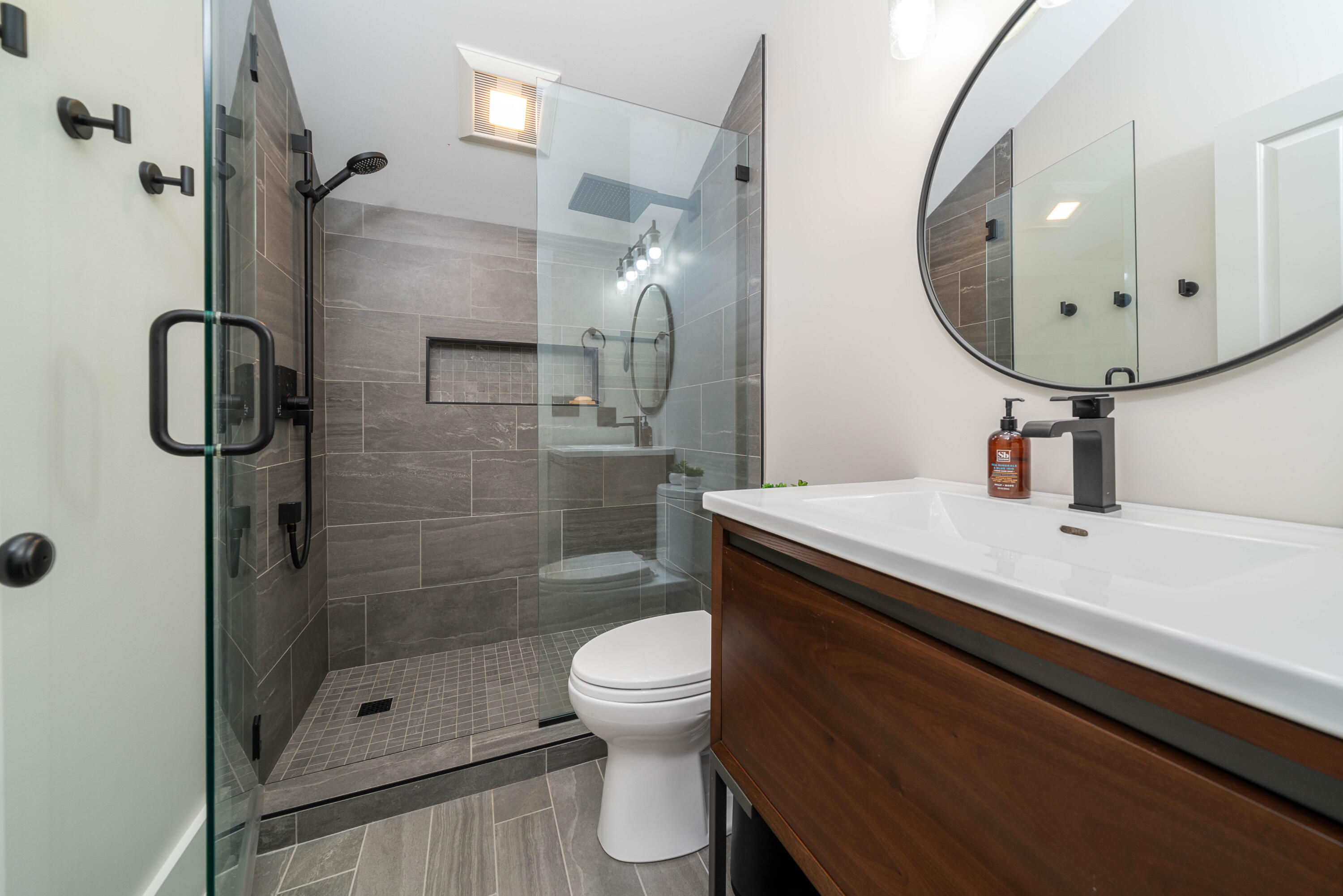 519 Virginia Avenue, 1