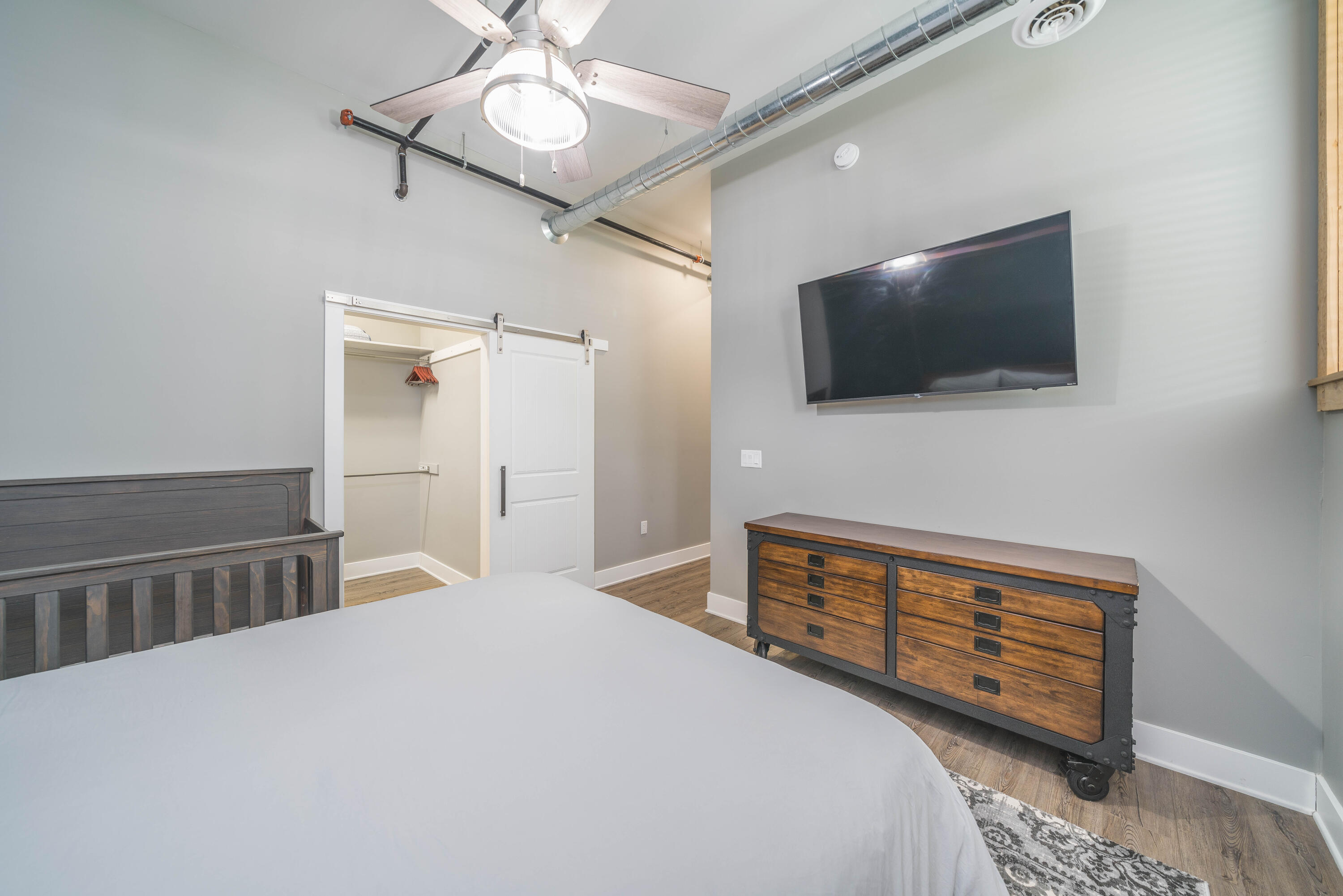 460 Broadway Street, 105