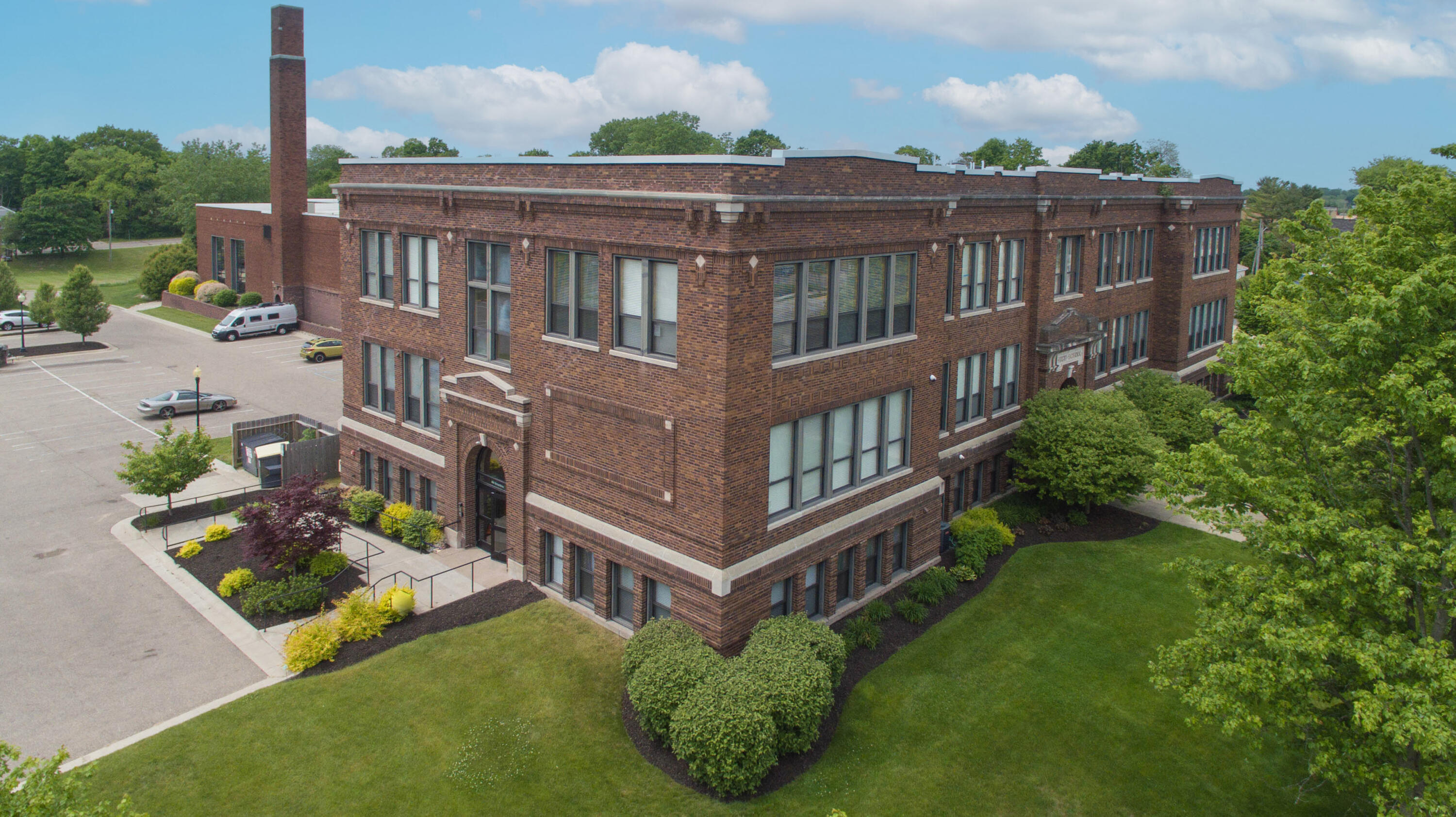 460 Broadway Street, 105