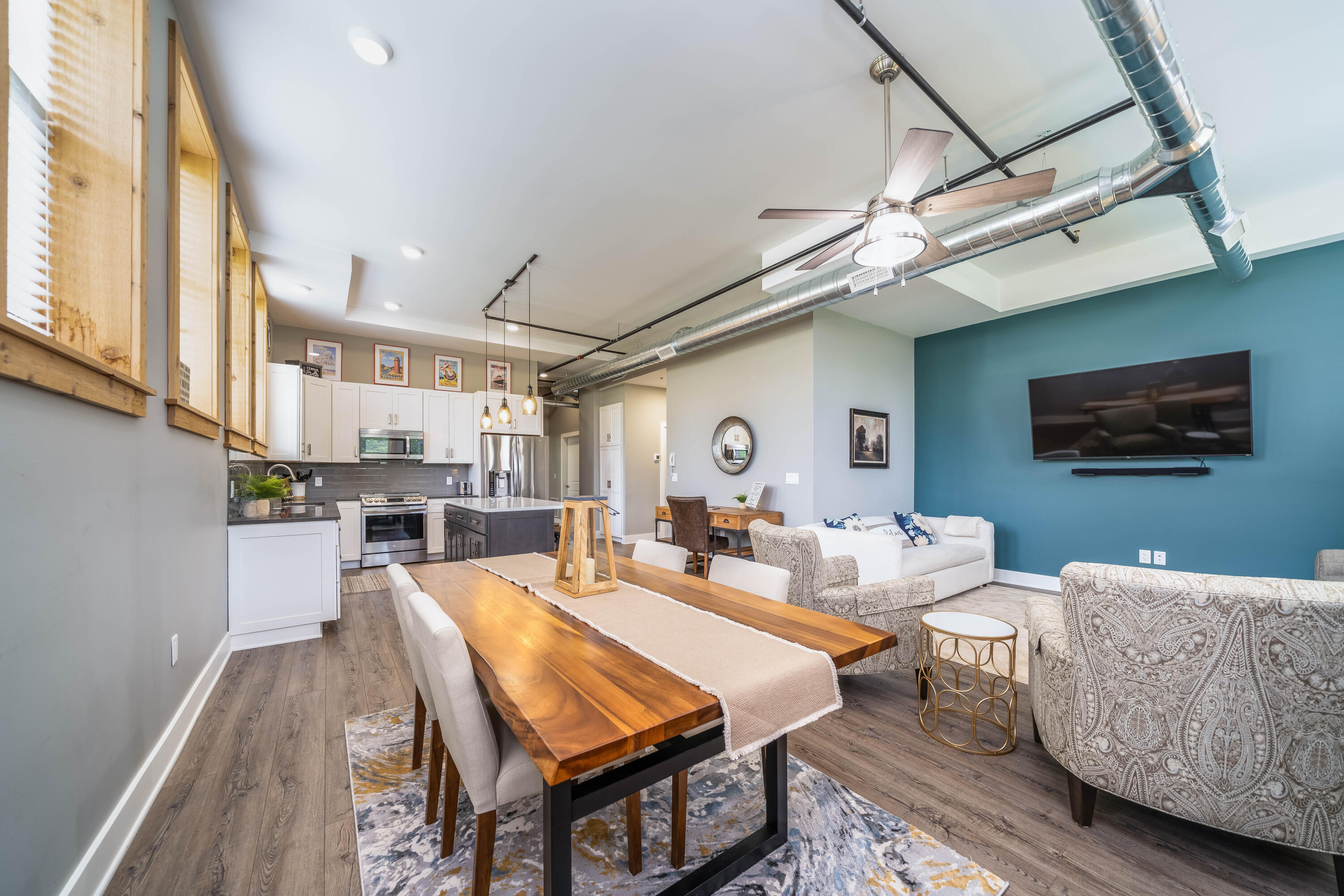 460 Broadway Street, 105