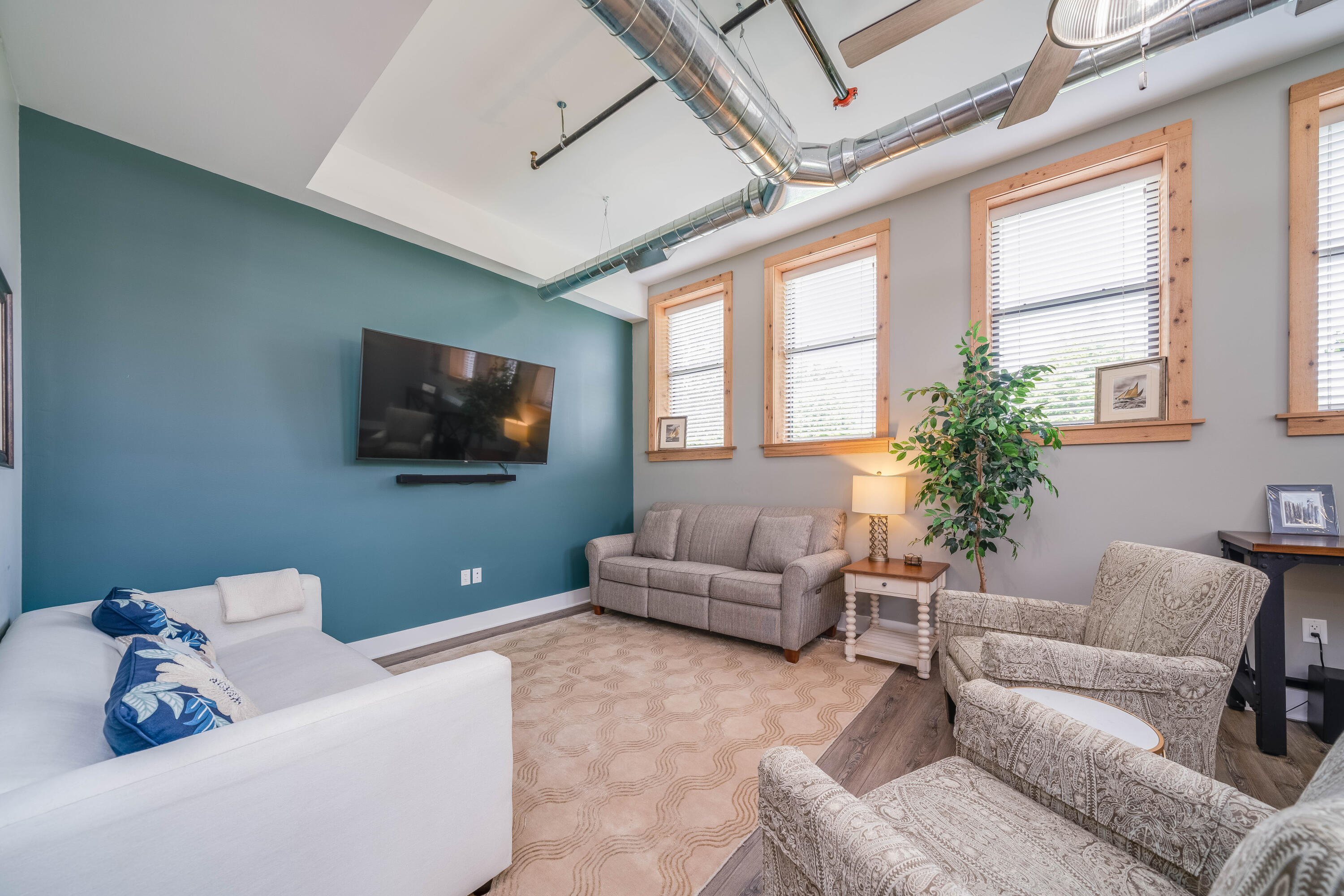 460 Broadway Street, 105