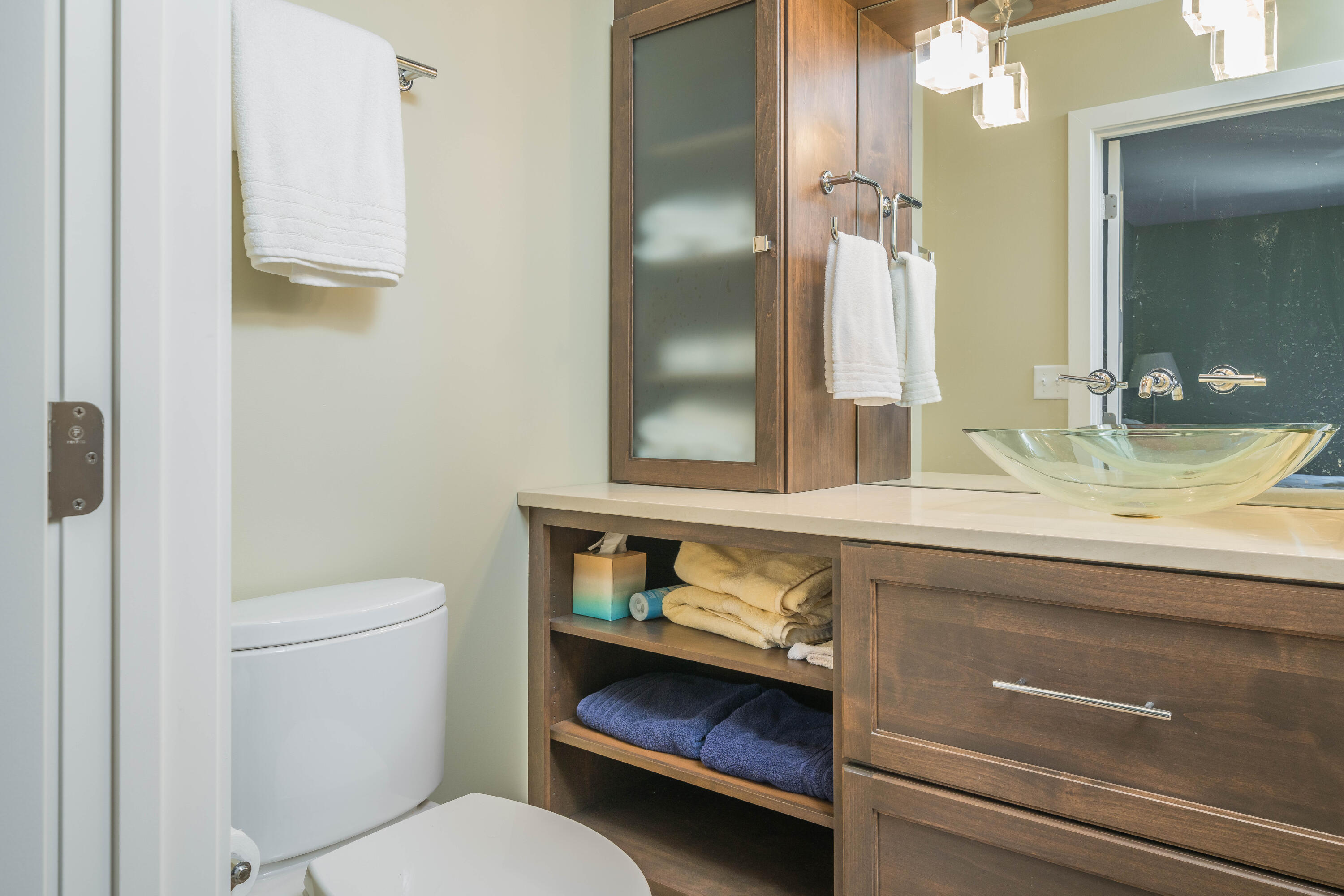 215 North Shore Drive, 10