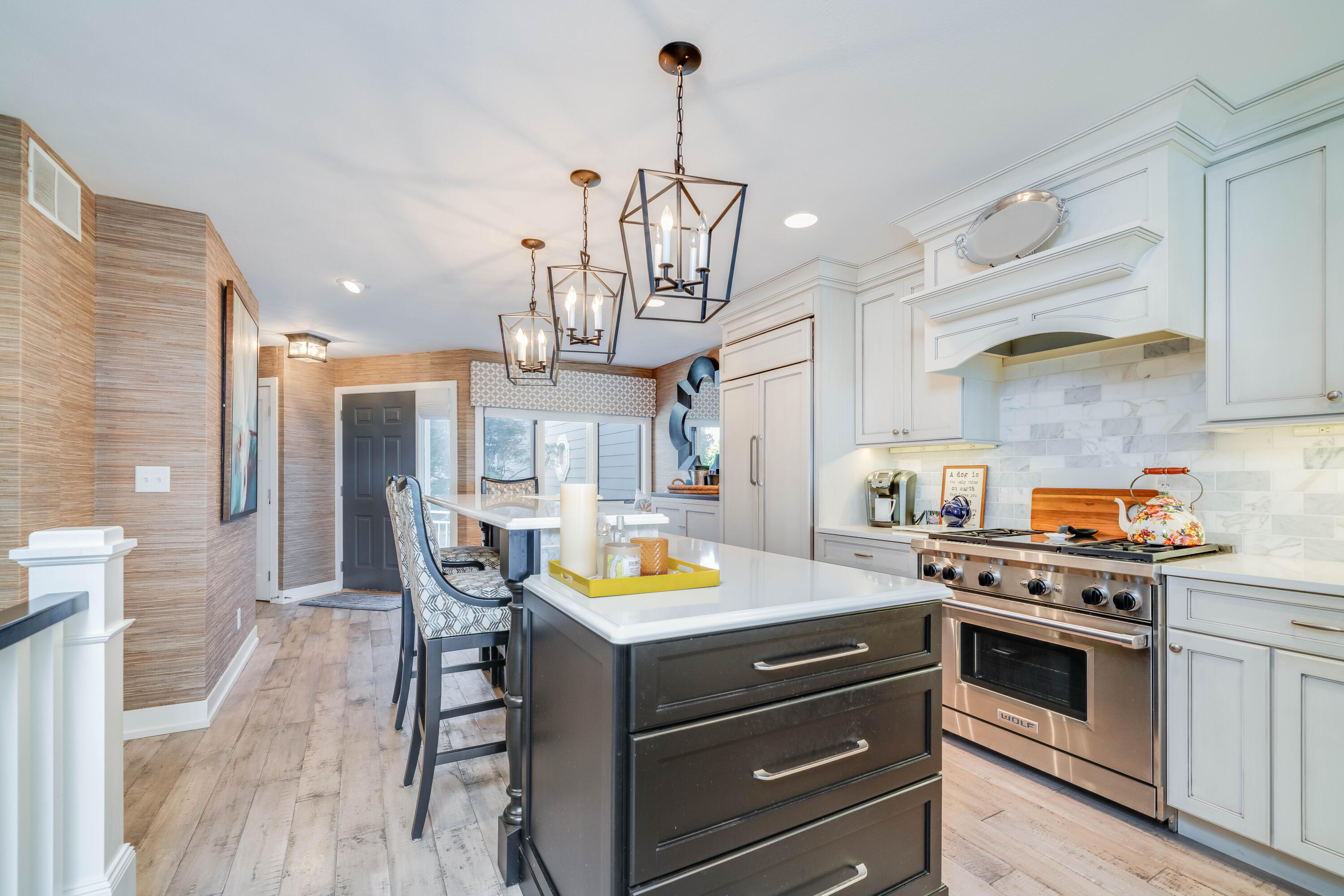 215 North Shore Drive, 10