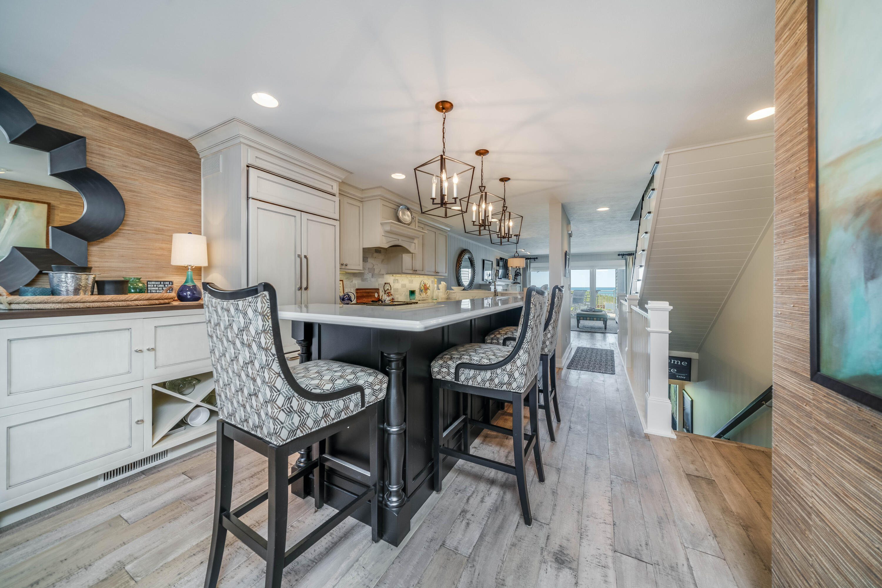 215 North Shore Drive, 10