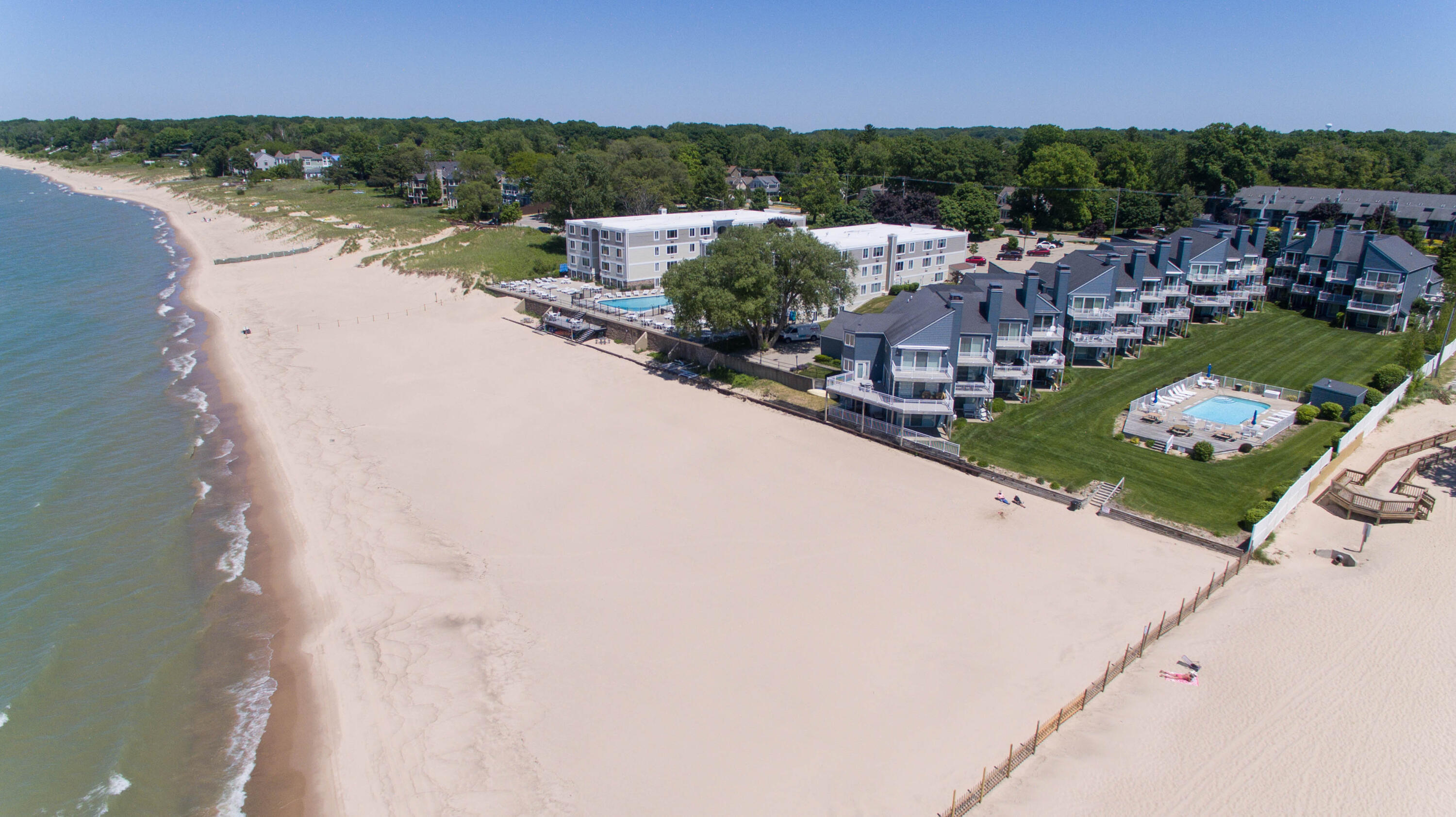 215 North Shore Drive, 10