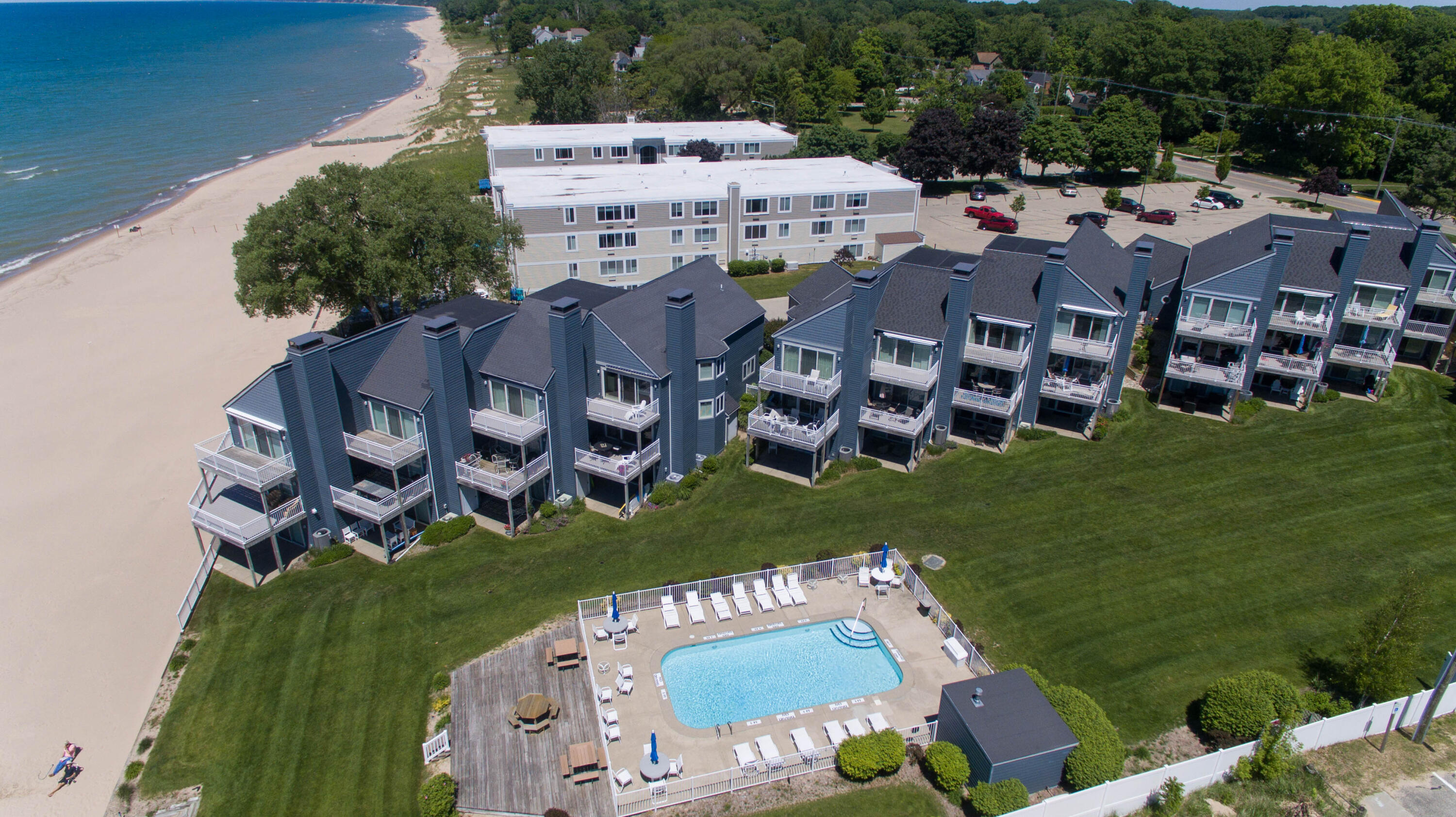 215 North Shore Drive, 10