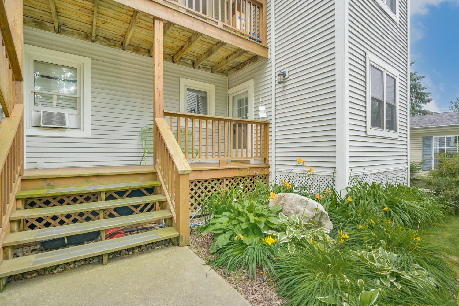 7374 North Shore Drive, 14